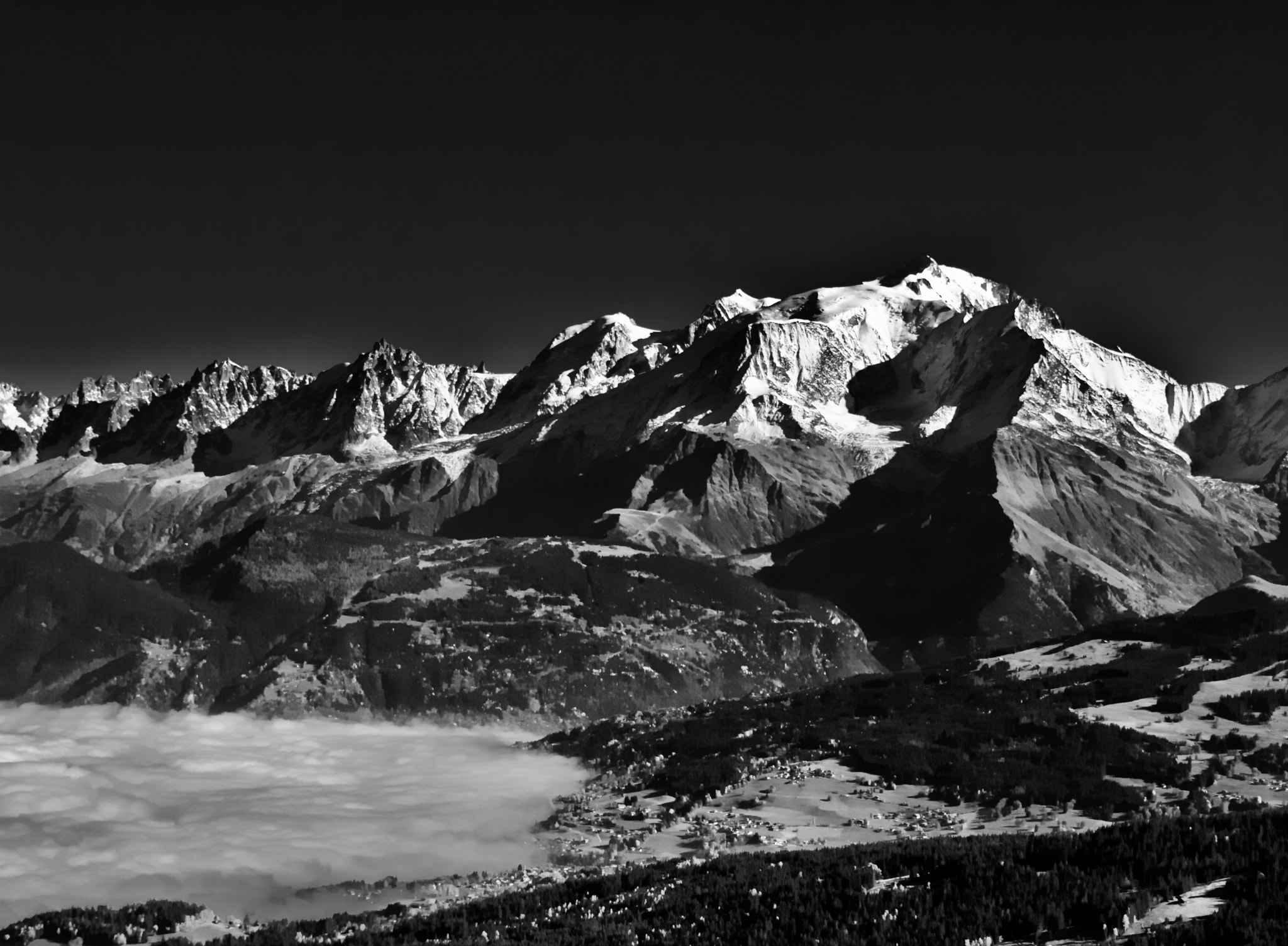 Olympus E-450 (EVOLT E-450) sample photo. Mont blanc sous le soleil photography