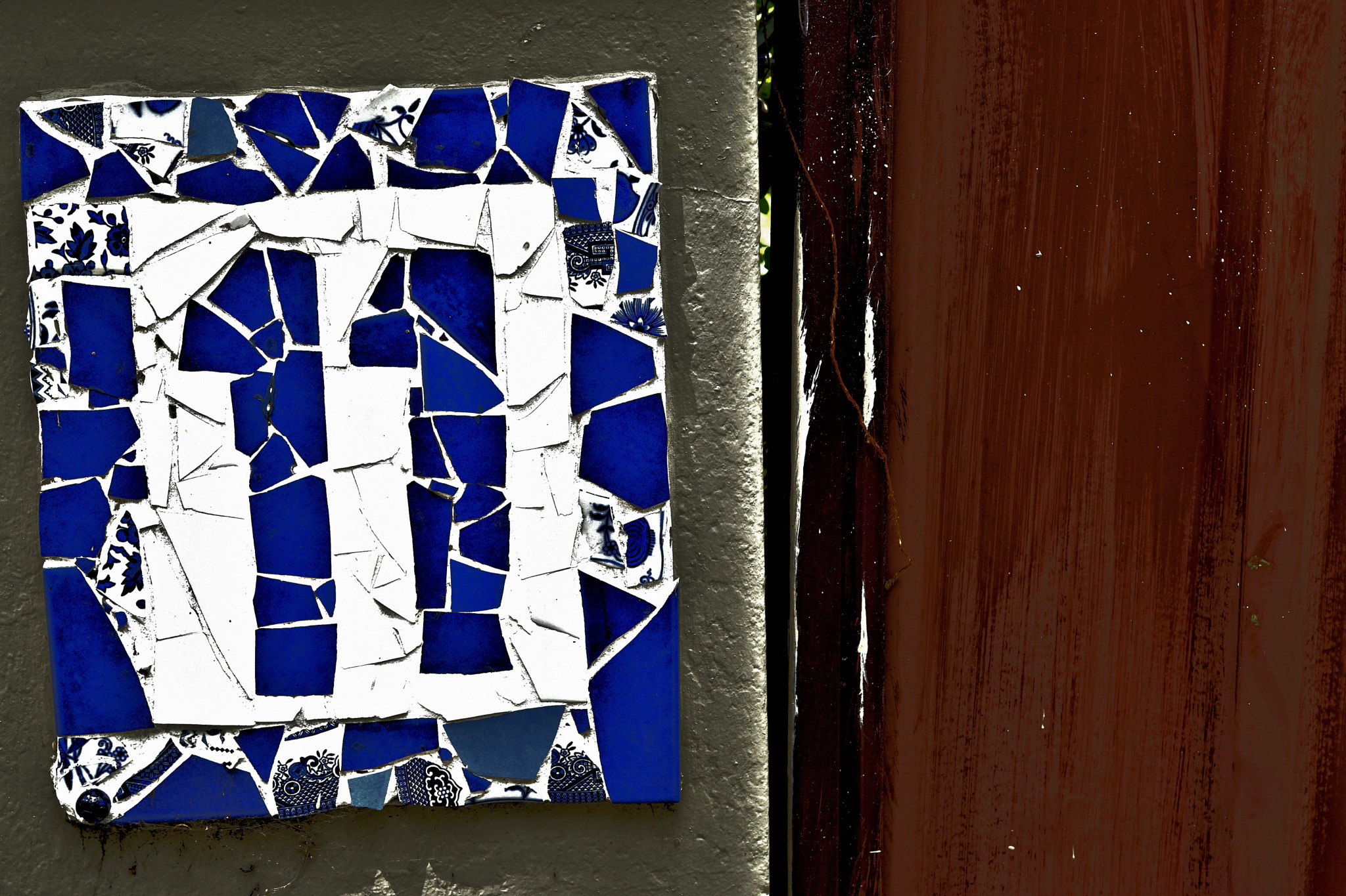 Sony FE 50mm F1.8 sample photo. Number texture wall design photography