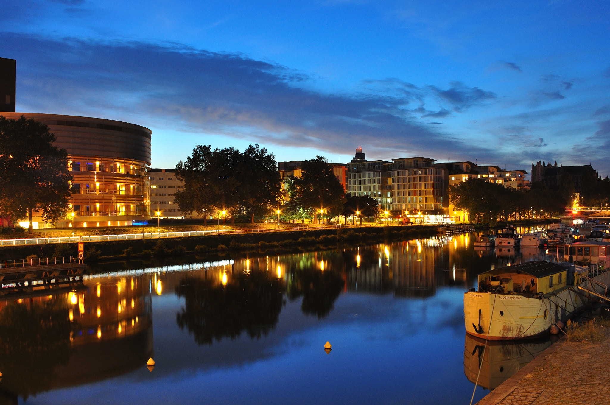 Nikon D90 + Sigma 24mm F2.8 Super Wide II Macro sample photo. Canal | sunset photography