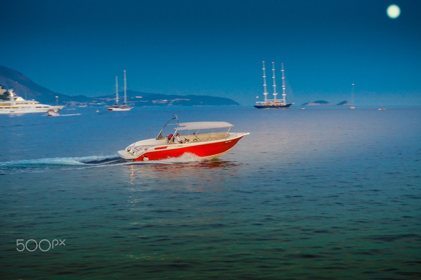 Sony SLT-A35 sample photo. Dubrovnik - red boat photography