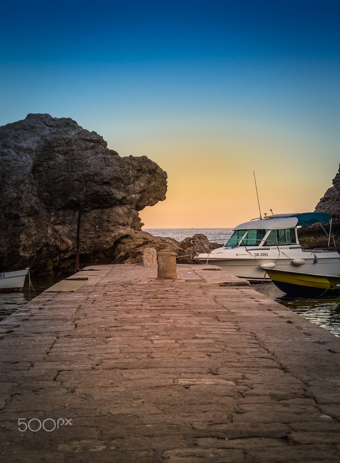 Sony SLT-A35 + Sony DT 50mm F1.8 SAM sample photo. Dubrovnik backstreet boats photography