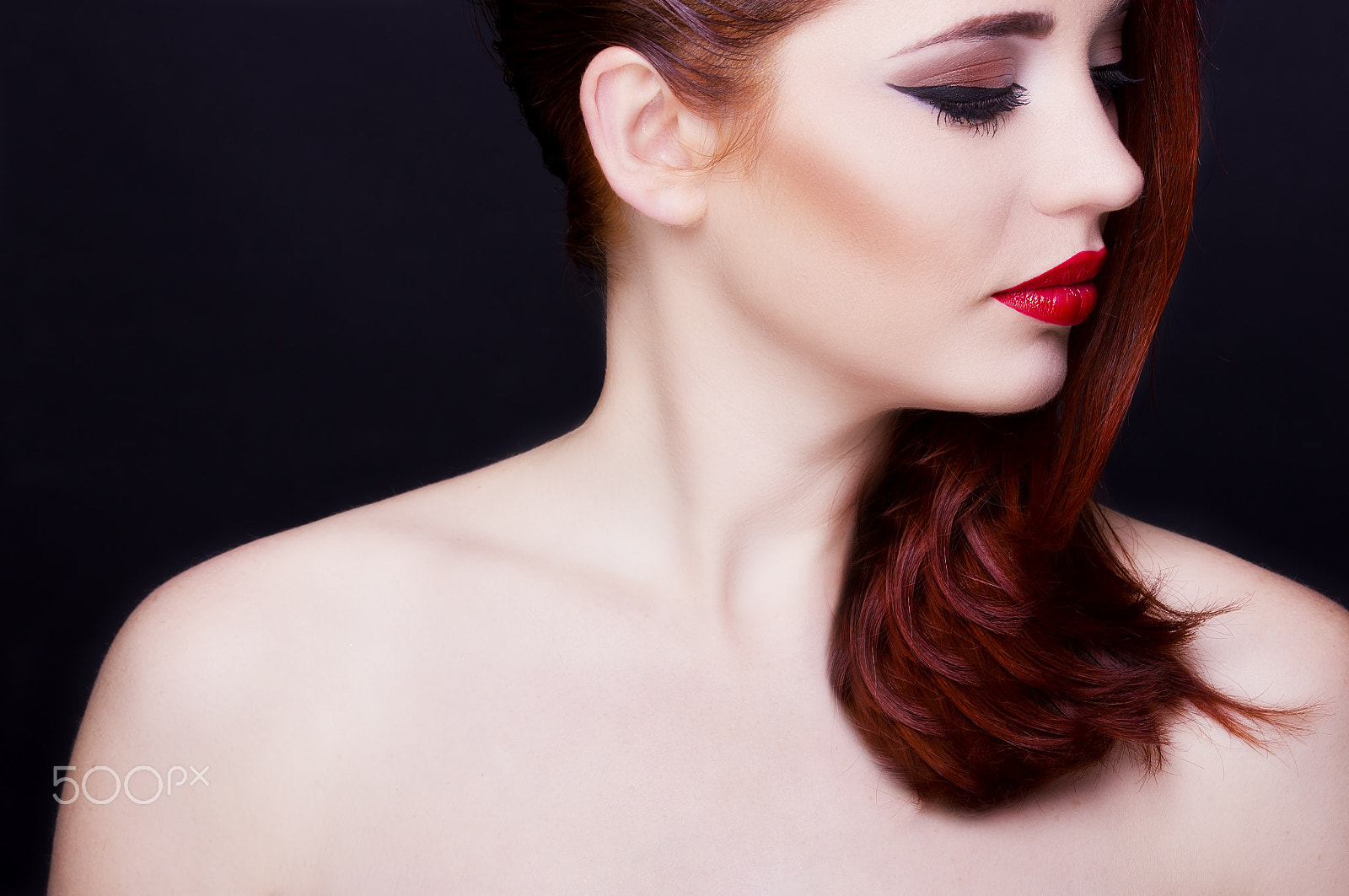 Canon EF 70-200mm F4L IS USM sample photo. Gorgeous young woman with long eyelashes and red lips. photography