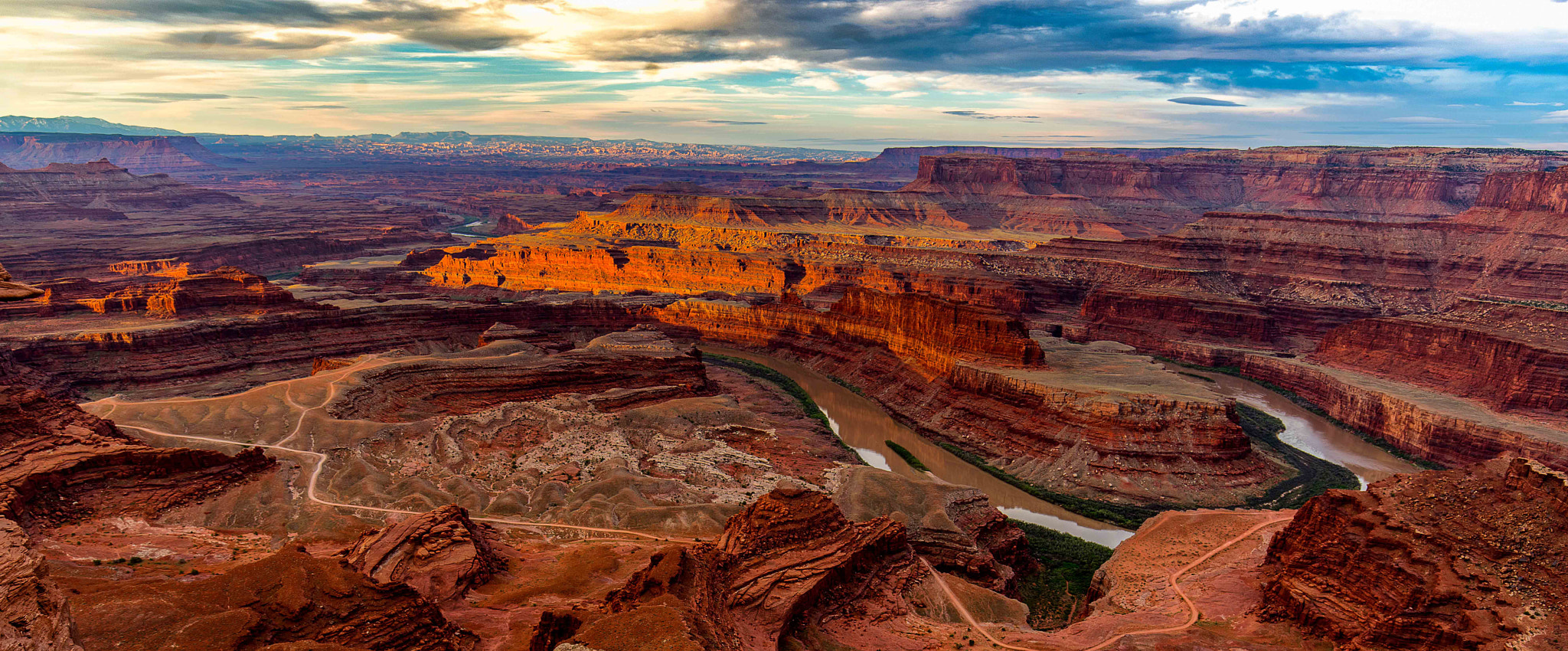 Canon EF 16-35mm F4L IS USM sample photo. Dead horse point photography