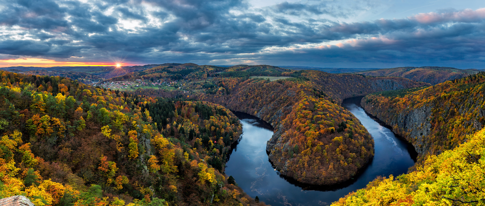 Canon EF 16-35mm F4L IS USM sample photo. Sunset at lookout maj in central bohemia, czech republic photography