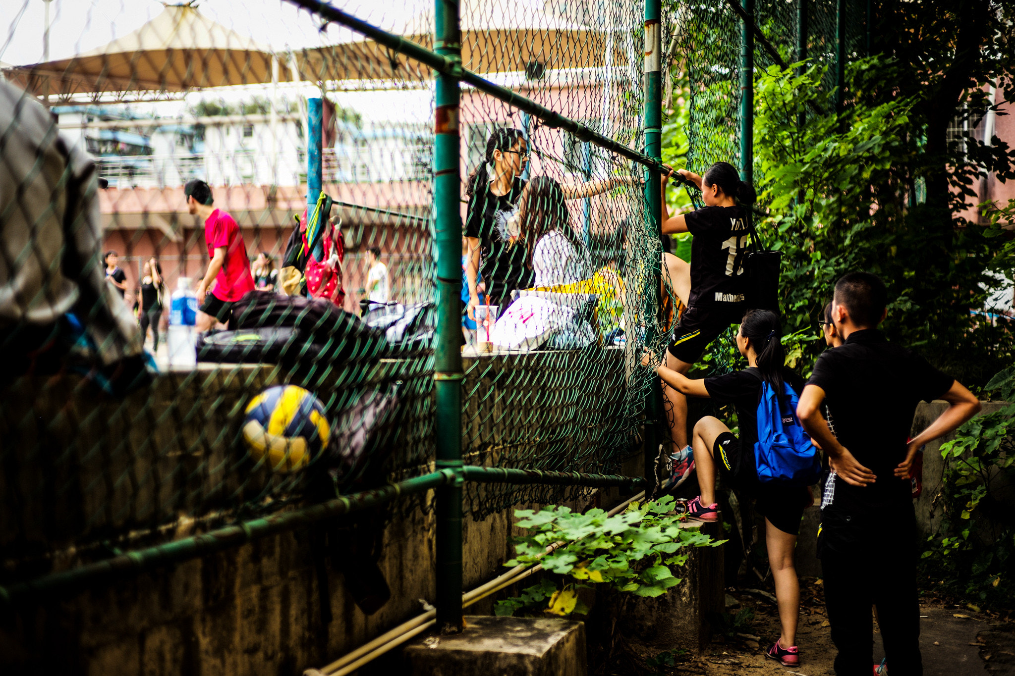 Summilux-M 1:1.4/50 sample photo. Queuing photography