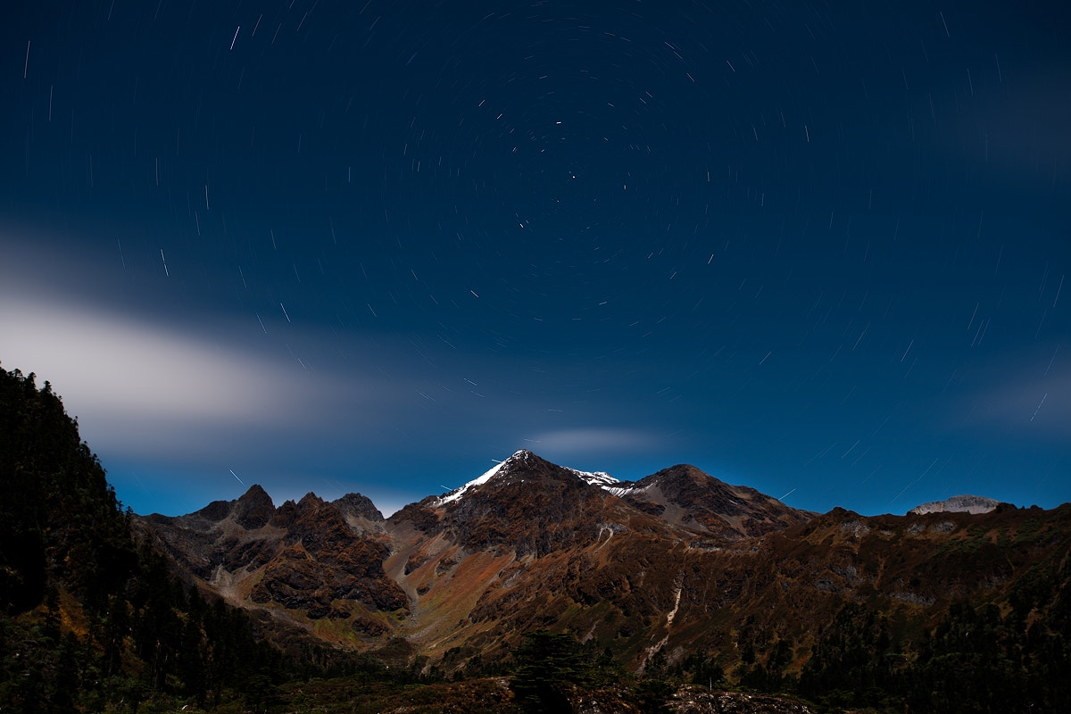 Nikon AF-S Nikkor 17-35mm F2.8D ED-IF sample photo. 雪山星轨 photography