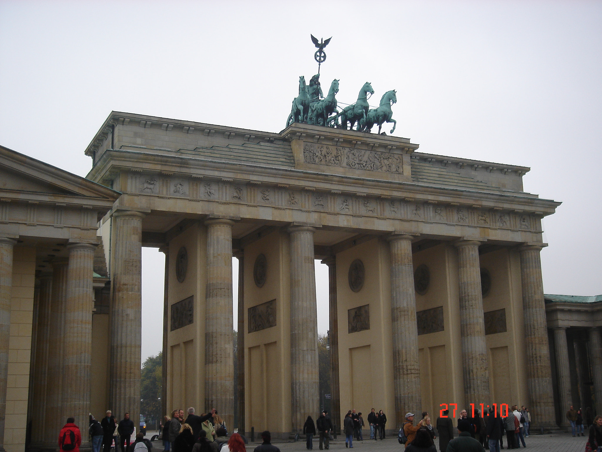 Sony DSC-T3 sample photo. Berlin photography