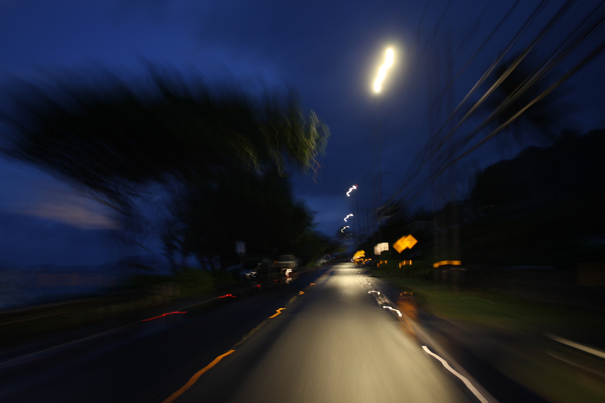 Canon EOS 40D sample photo. Blurred full moon photography