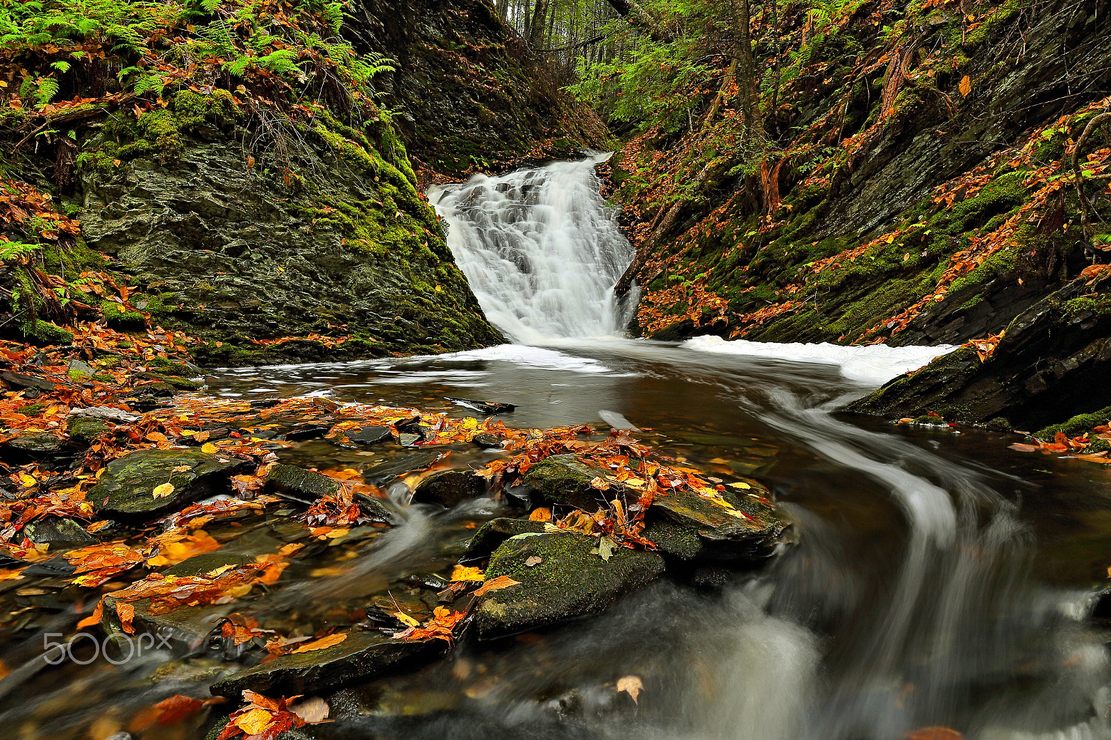 Canon EF 16-35mm F4L IS USM sample photo. Old sanford brook lower falls photography