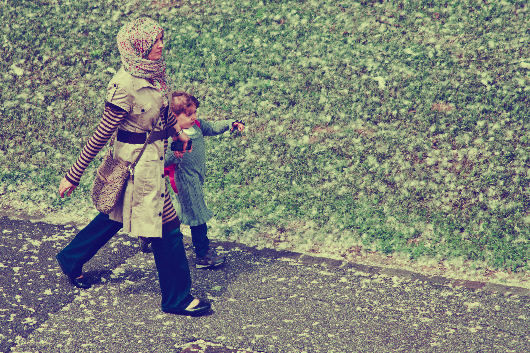 Canon EOS 500D (EOS Rebel T1i / EOS Kiss X3) sample photo. Mother and daughter photography