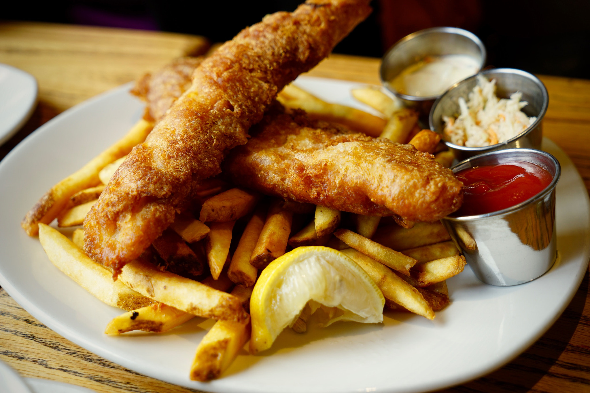 Sony a7 II + Sony Vario Tessar T* FE 24-70mm F4 ZA OSS sample photo. Lunenburg seafood goodness photography
