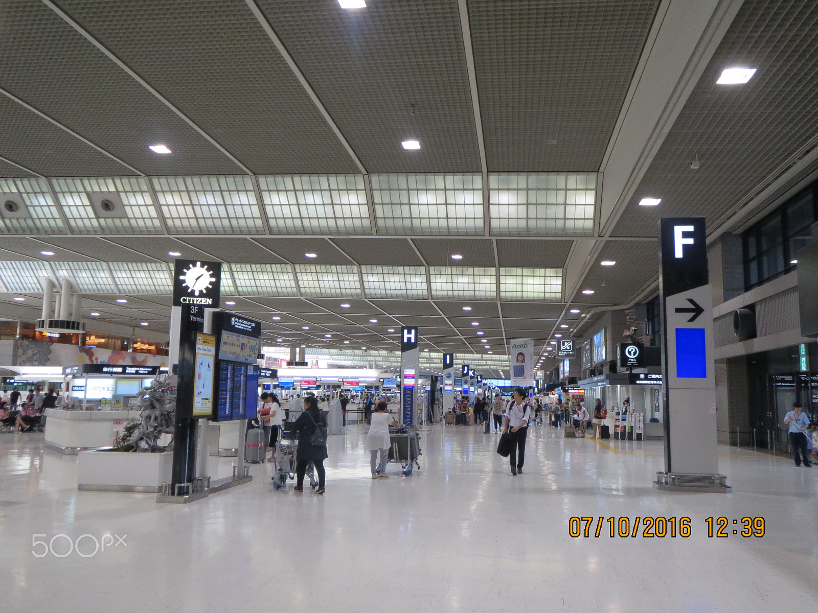 Canon PowerShot ELPH 530 HS (IXUS 510 HS / IXY 1) sample photo. Tokyo narita international airport photography