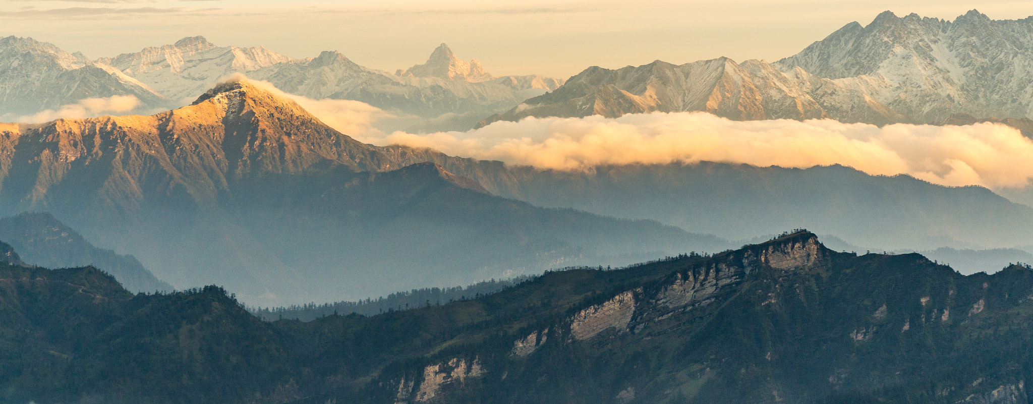Sony Alpha NEX-6 + Sony E PZ 18-105mm F4 G OSS sample photo. Mountain photography