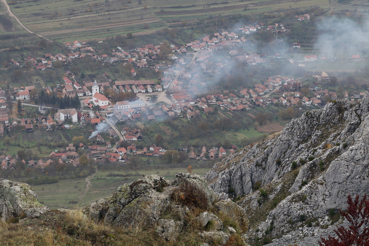 Canon EF 70-300mm F4-5.6L IS USM sample photo. Transilvania by fall photography