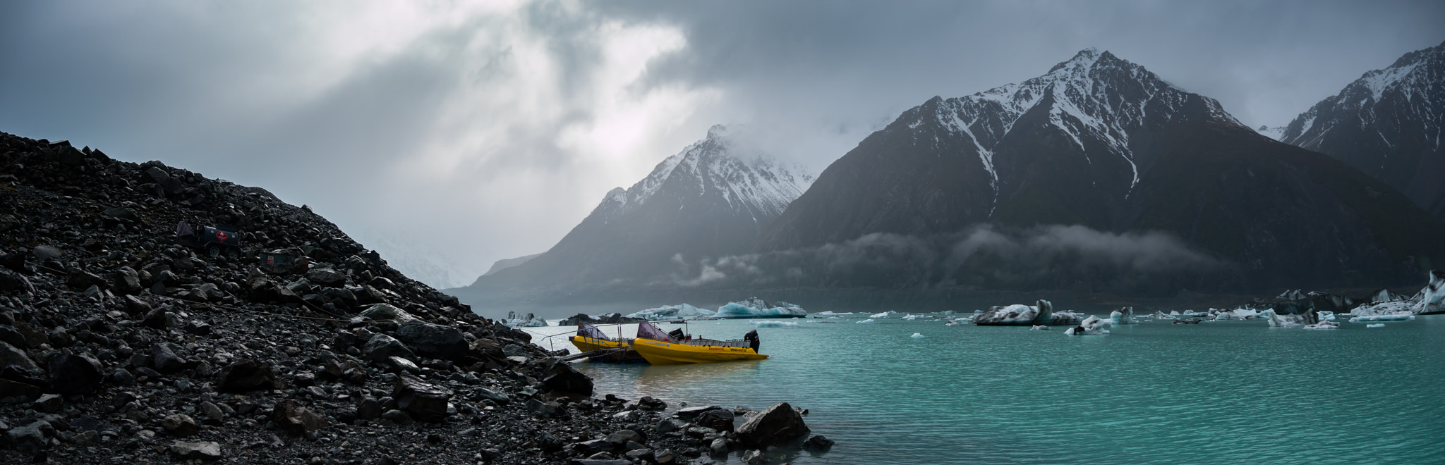 Panasonic Lumix DMC-GH4 sample photo. Lake tasman boat photography
