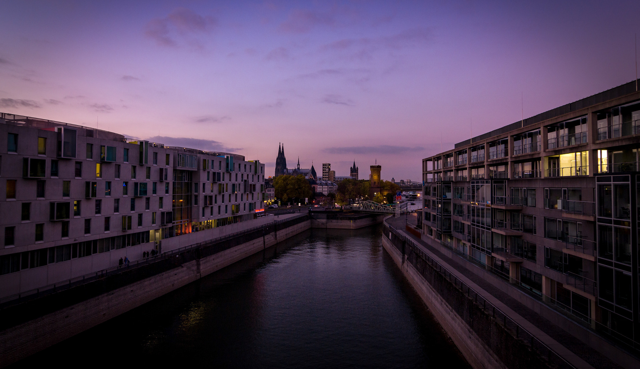 Canon EOS 70D sample photo. Cologne in sunset photography