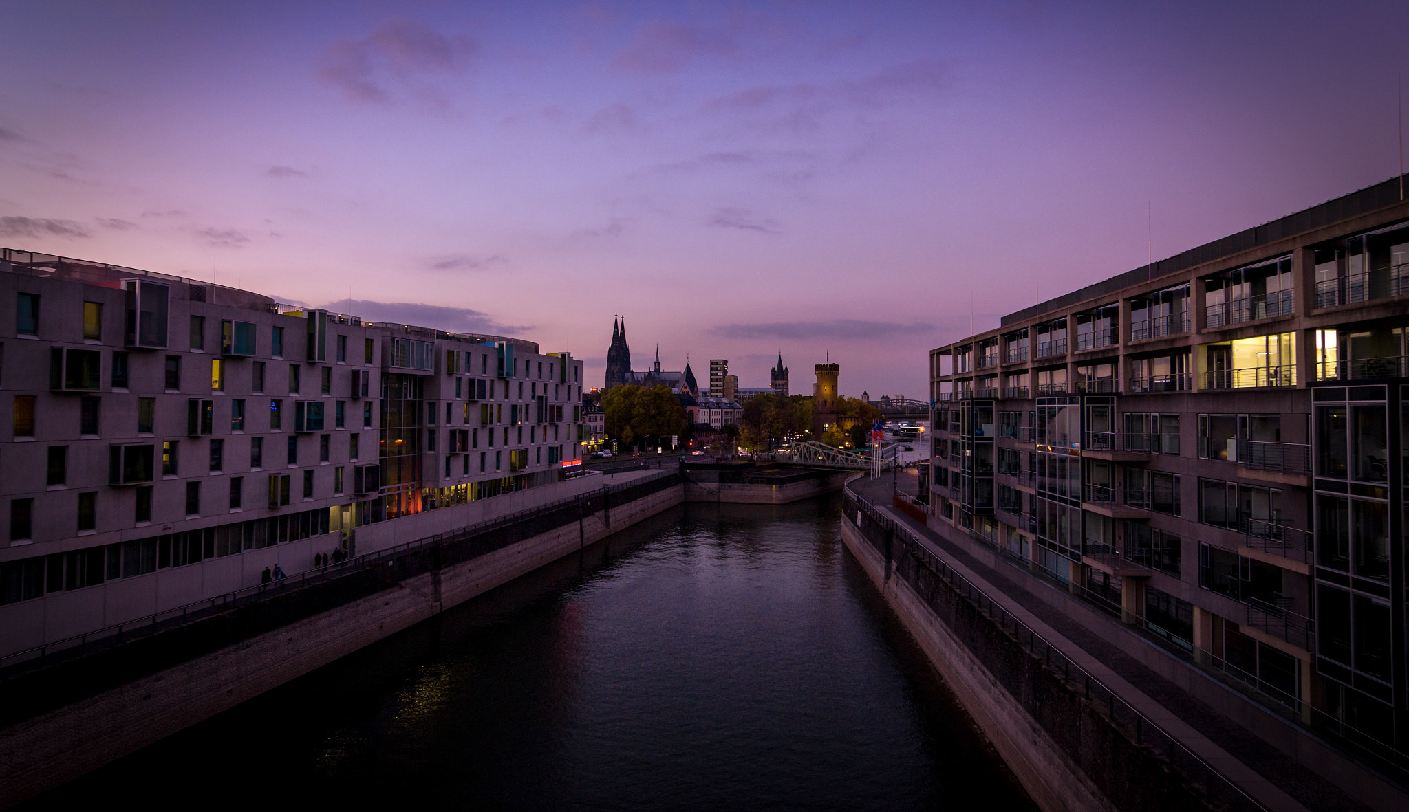 Tokina AT-X Pro 12-24mm F4 (IF) DX sample photo. Cologne in sunset photography