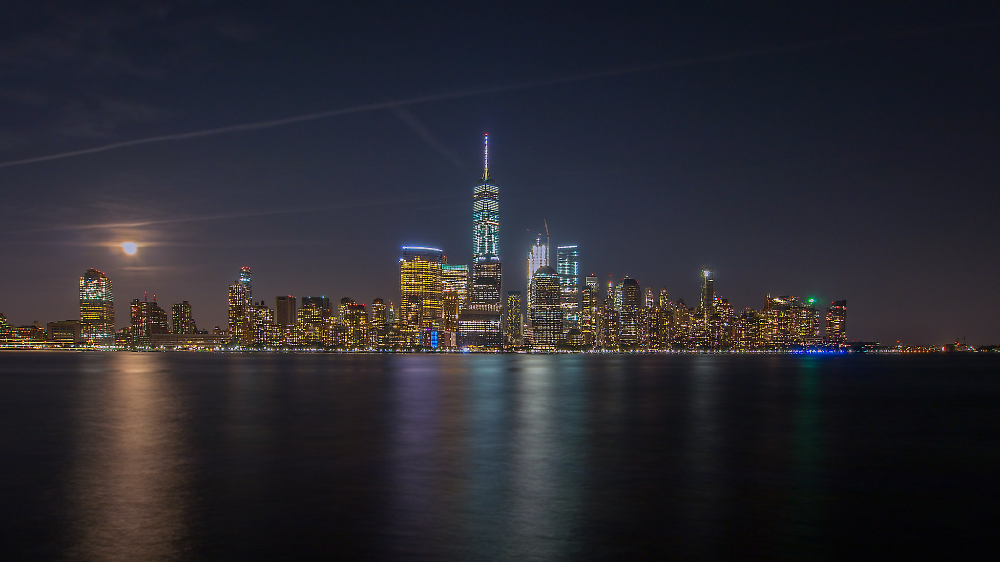 Panasonic Lumix DMC-G6 + OLYMPUS M.9-18mm F4.0-5.6 sample photo. Full moon over nyc photography