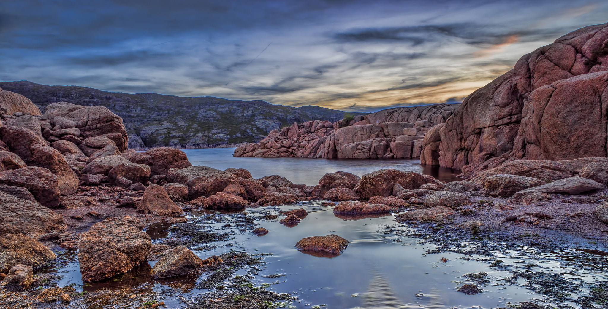Sony DT 16-105mm F3.5-5.6 sample photo. Red stones photography