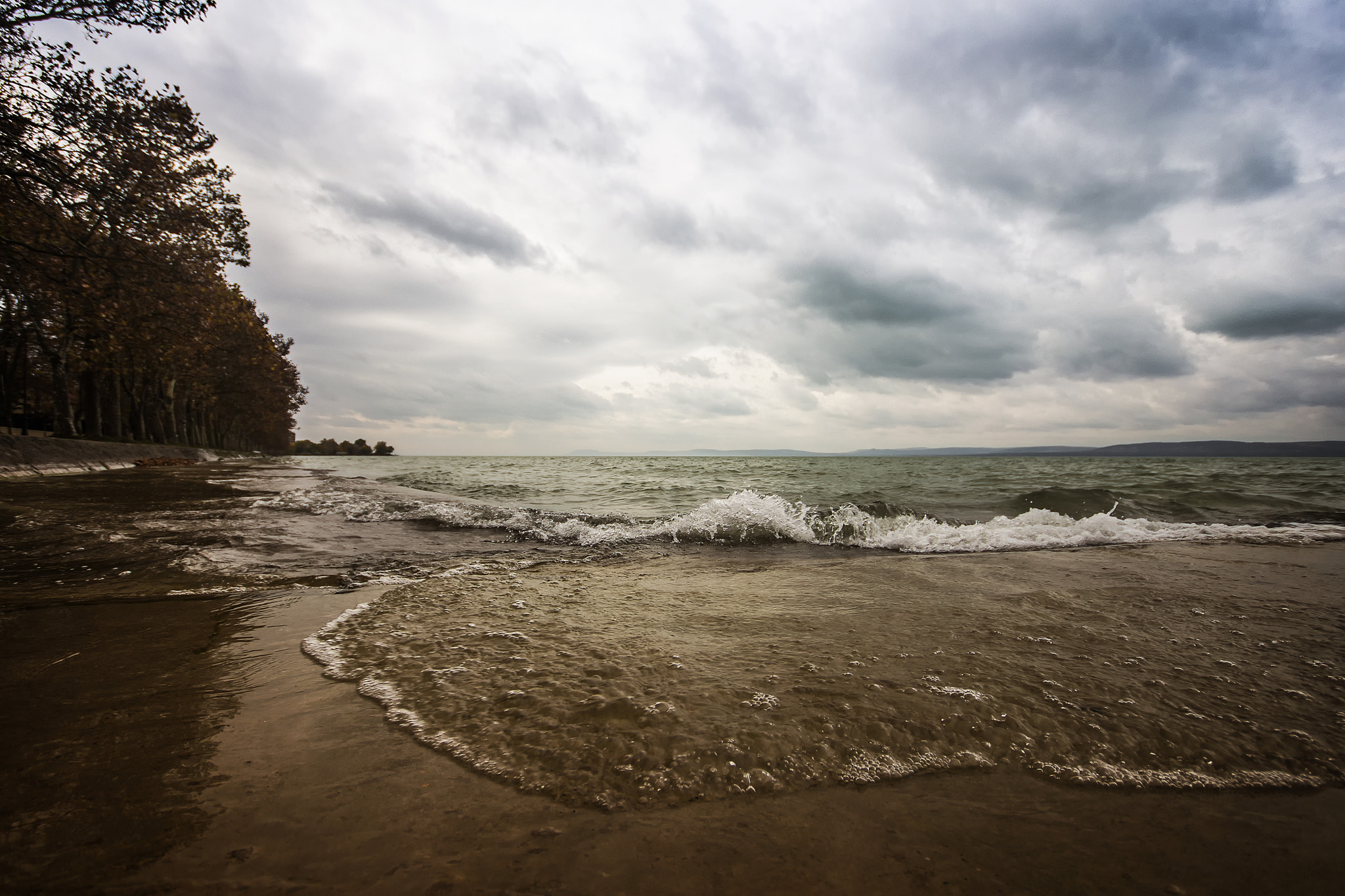 Canon EOS 700D (EOS Rebel T5i / EOS Kiss X7i) + Sigma 10-20mm F4-5.6 EX DC HSM sample photo. Balaton fall... photography