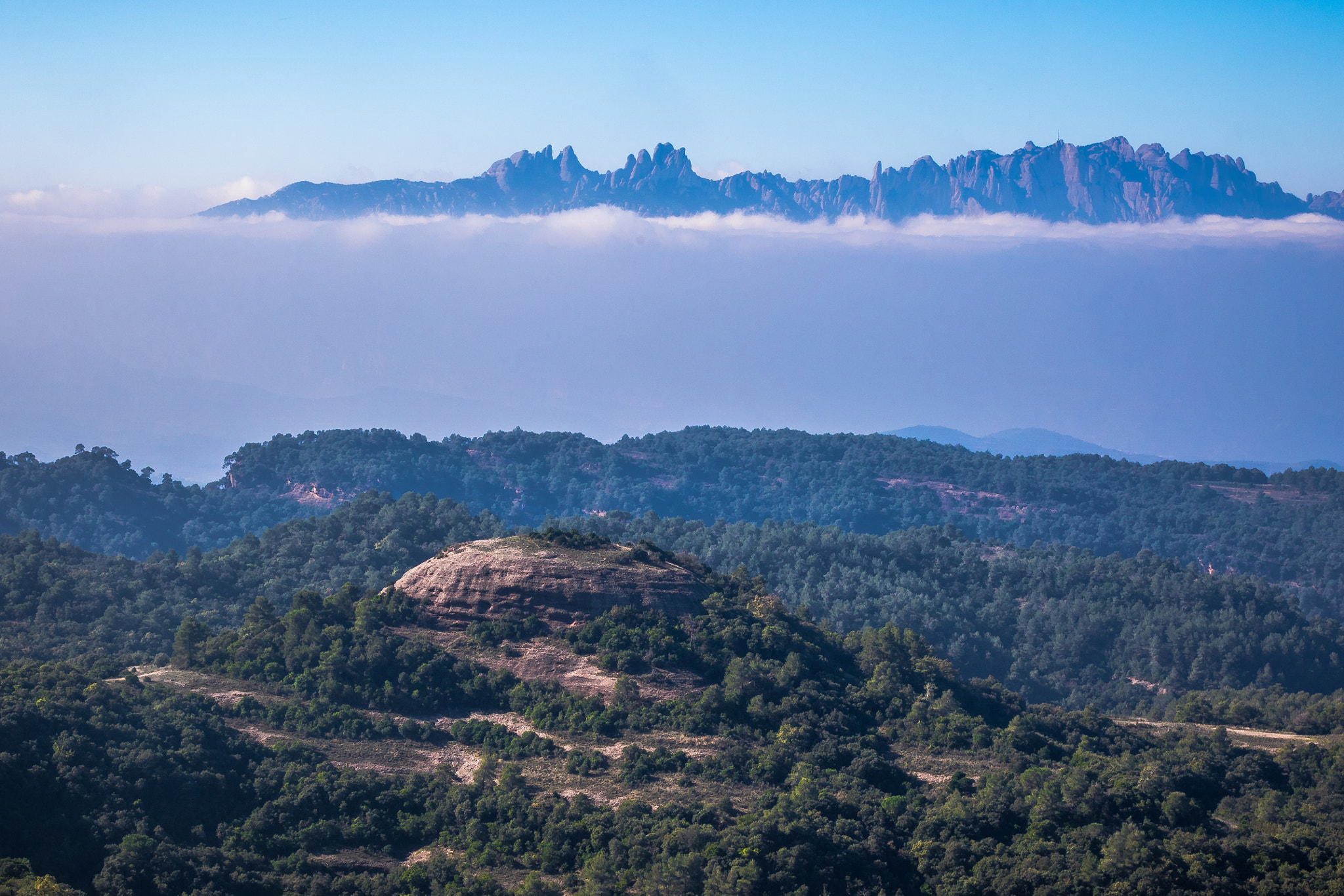 Canon EF 75-300mm F4.0-5.6 IS USM sample photo. Vista de montserrat photography