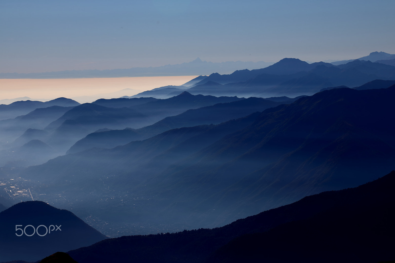 Canon EOS 760D (EOS Rebel T6s / EOS 8000D) + EF75-300mm f/4-5.6 sample photo. Il monviso dalla cima del monte zeda, piemonte -italy photography