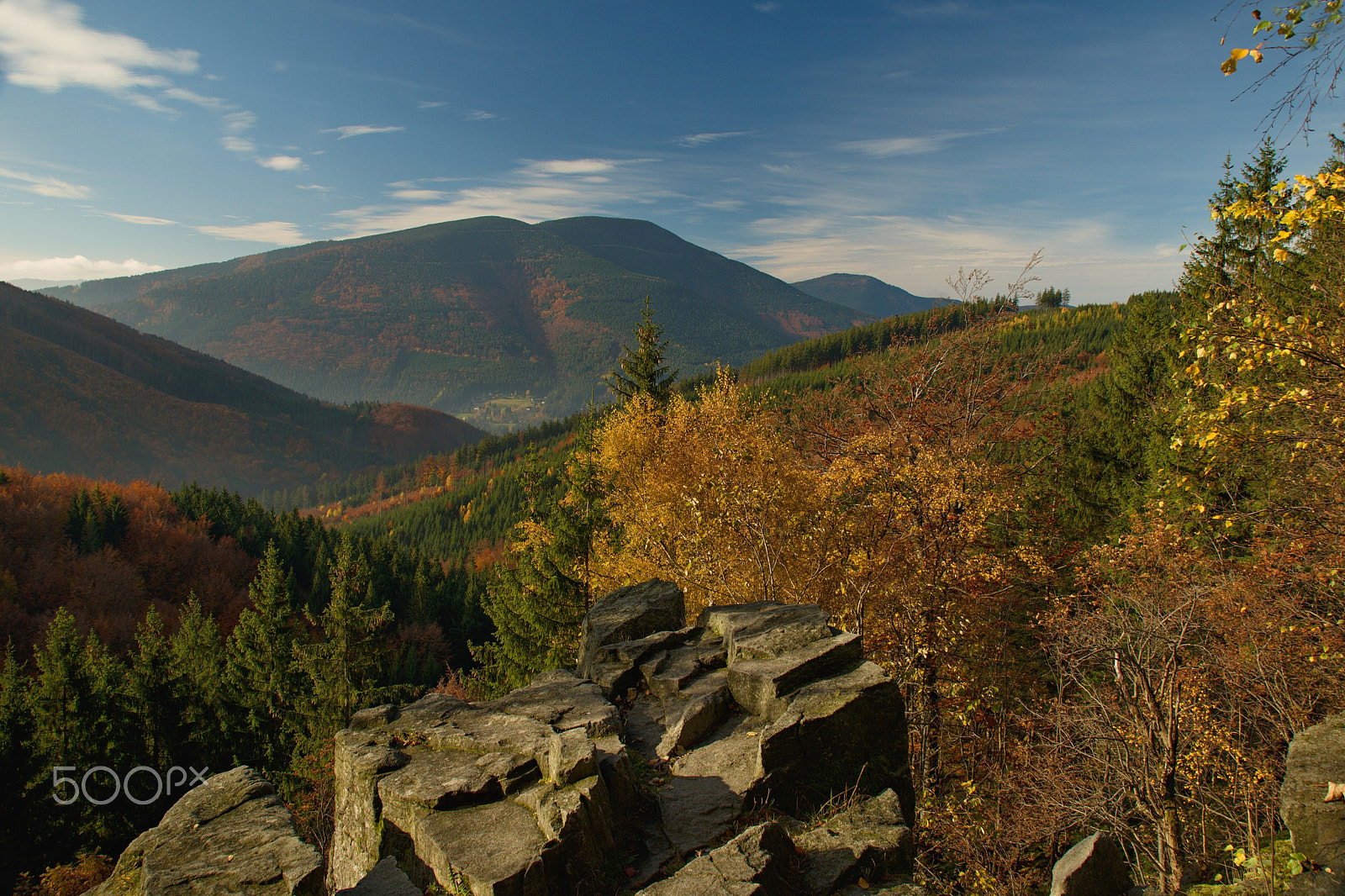 18.00 - 200.00 mm f/3.5 - 6.3 sample photo. Smrk from rocks photography