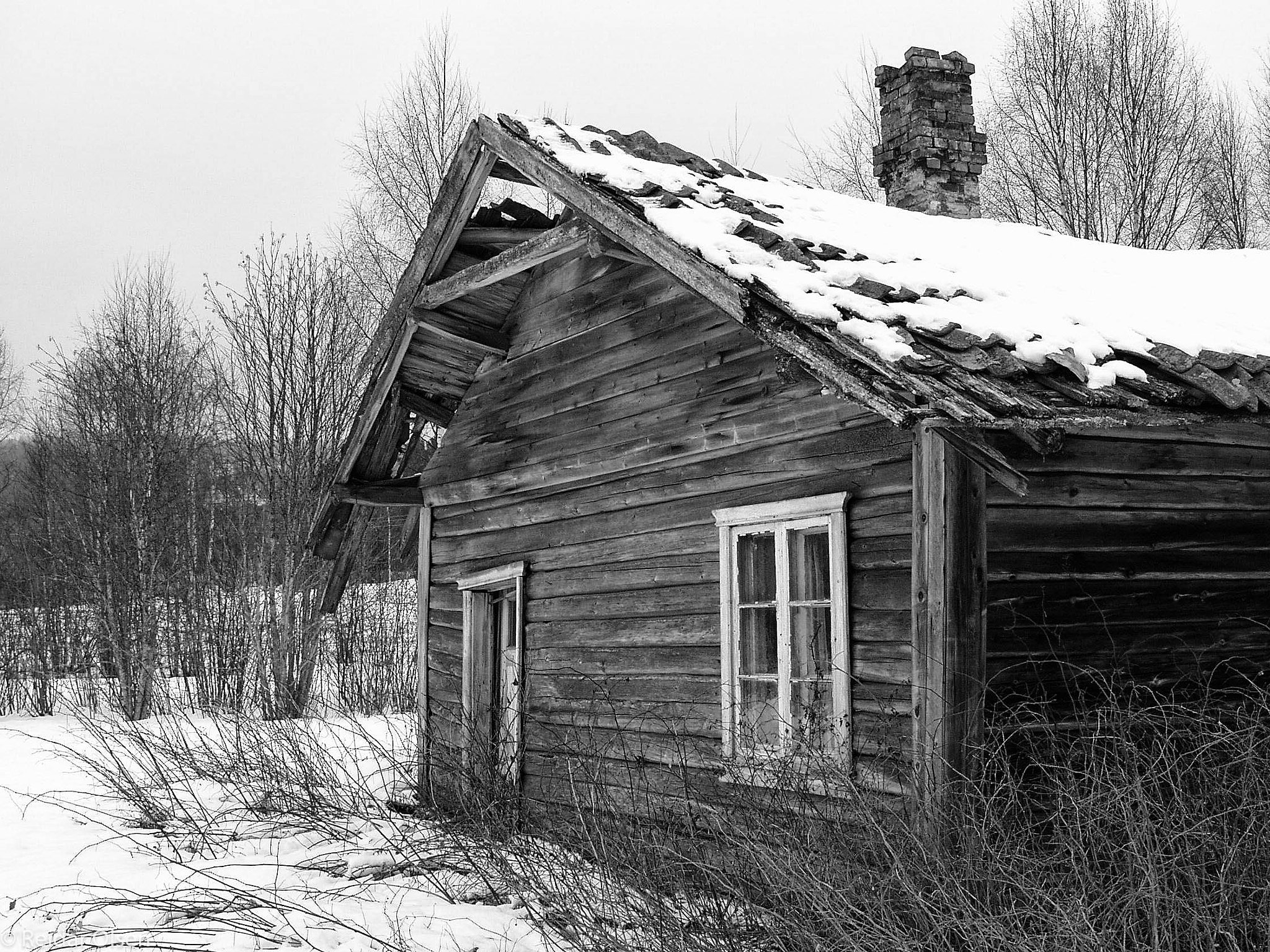 Olympus E-10 sample photo. Old house... photography