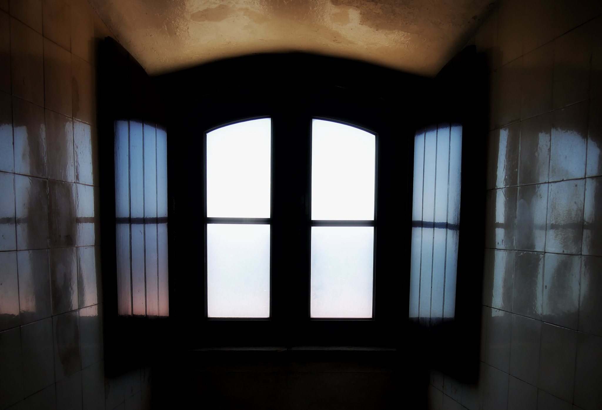 Panasonic DMC-G70 sample photo. Window photography