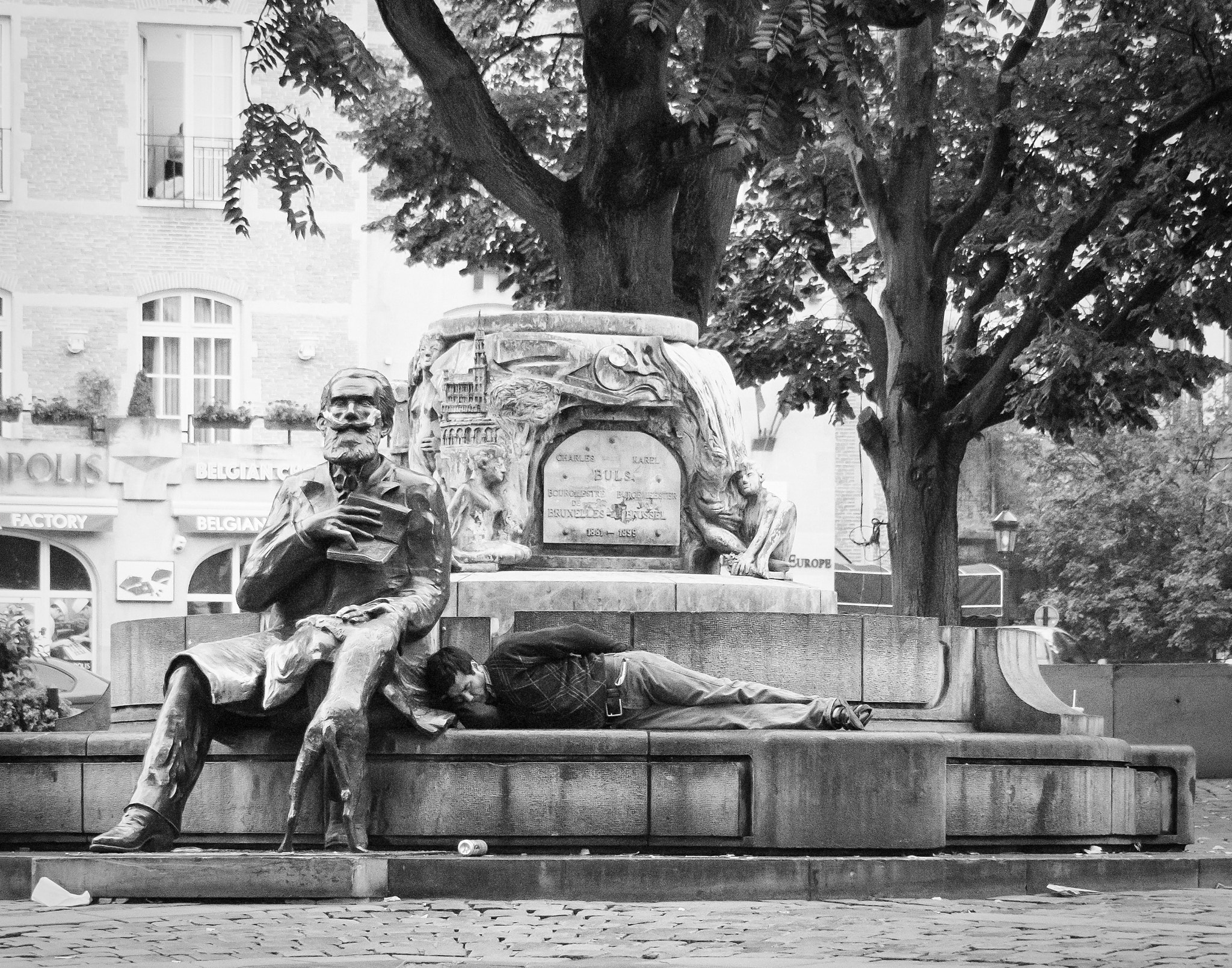 OLYMPUS M.14-150mm F4.0-5.6 II sample photo. The morning after ...... grand-place, brussels photography