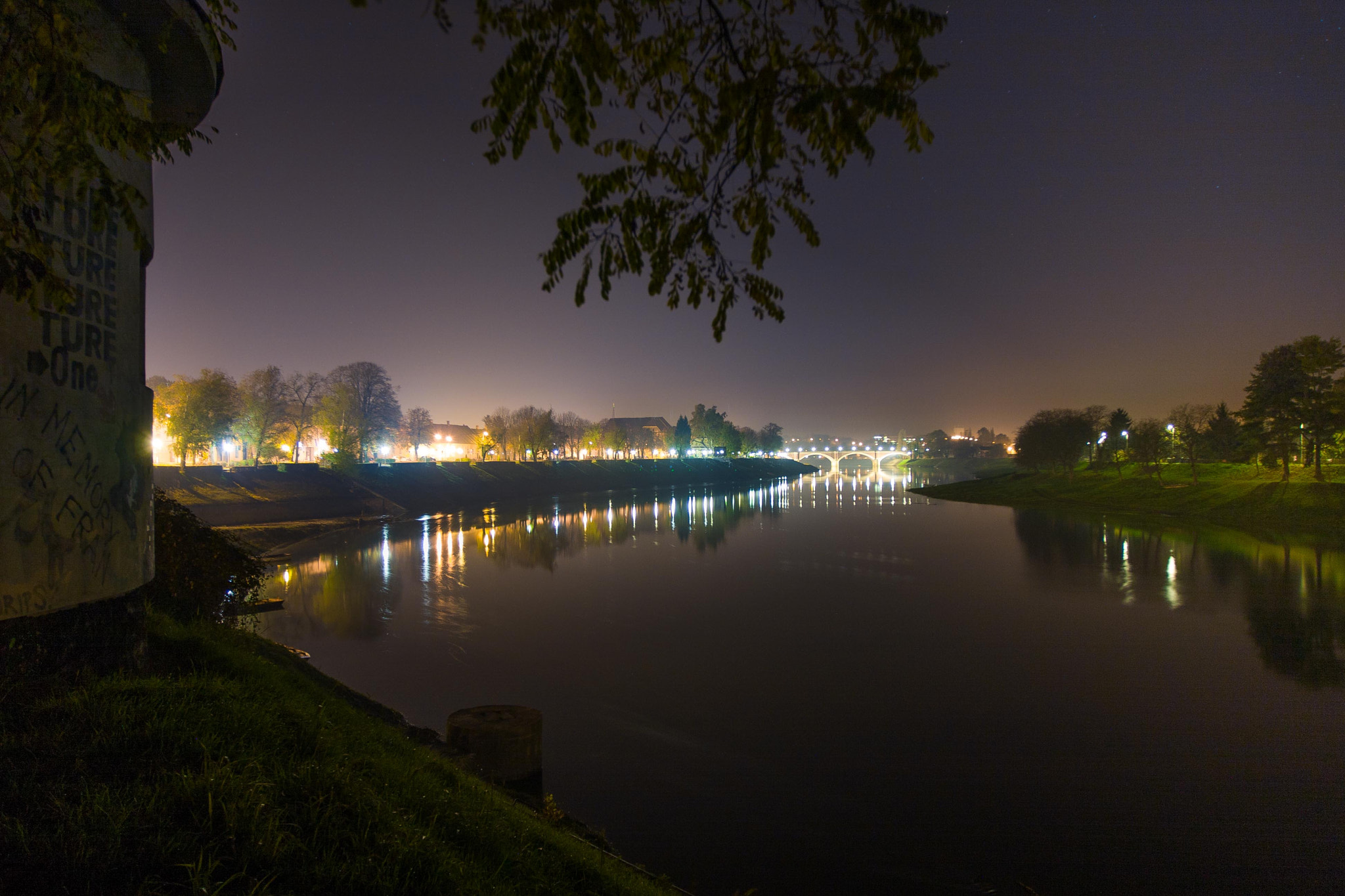 Canon EOS 40D + Canon EF 16-35mm F2.8L II USM sample photo. River kupa reflecting sisak's night lights photography