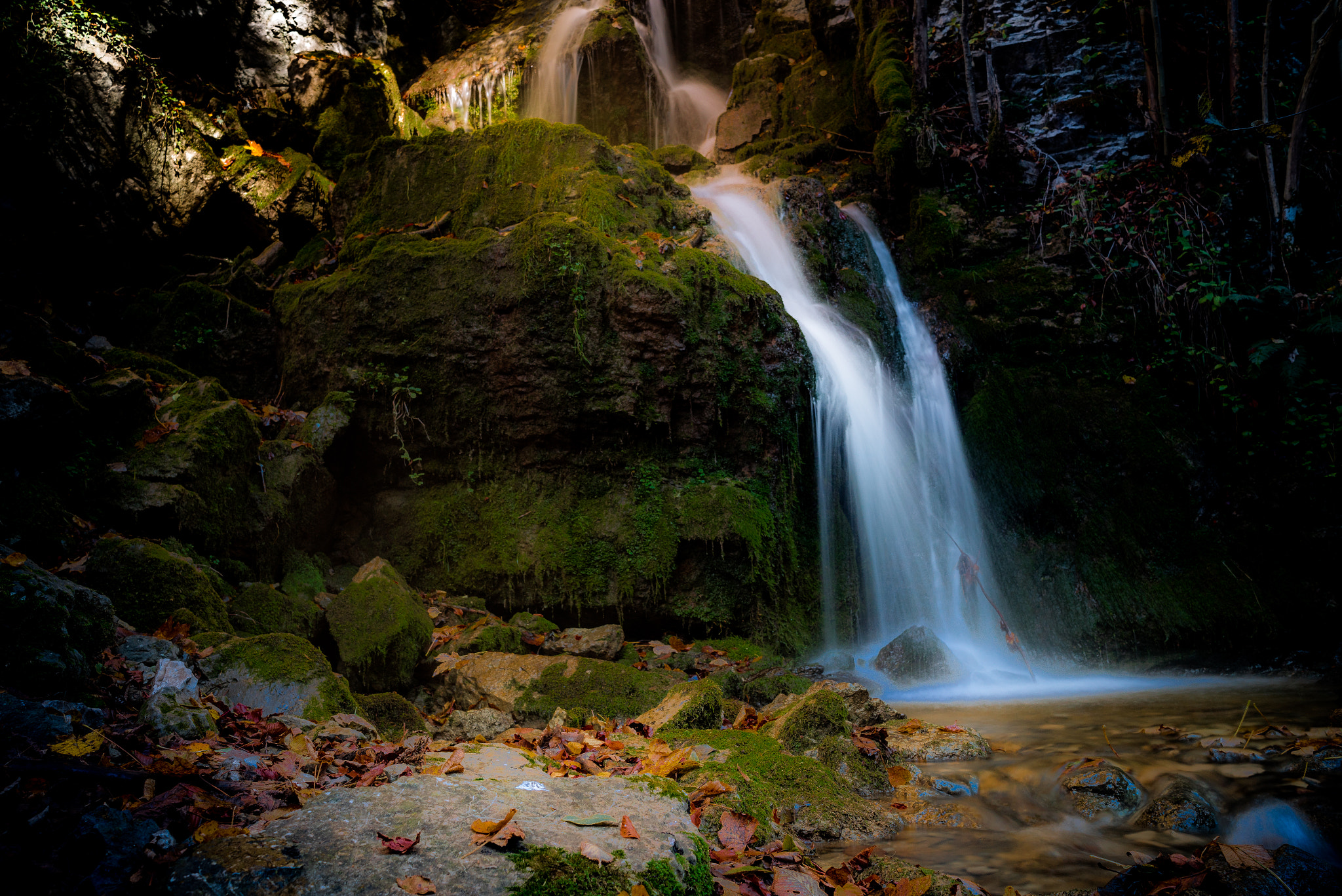 Sony a7R + Sony FE 28mm F2 sample photo. Waterfall photography