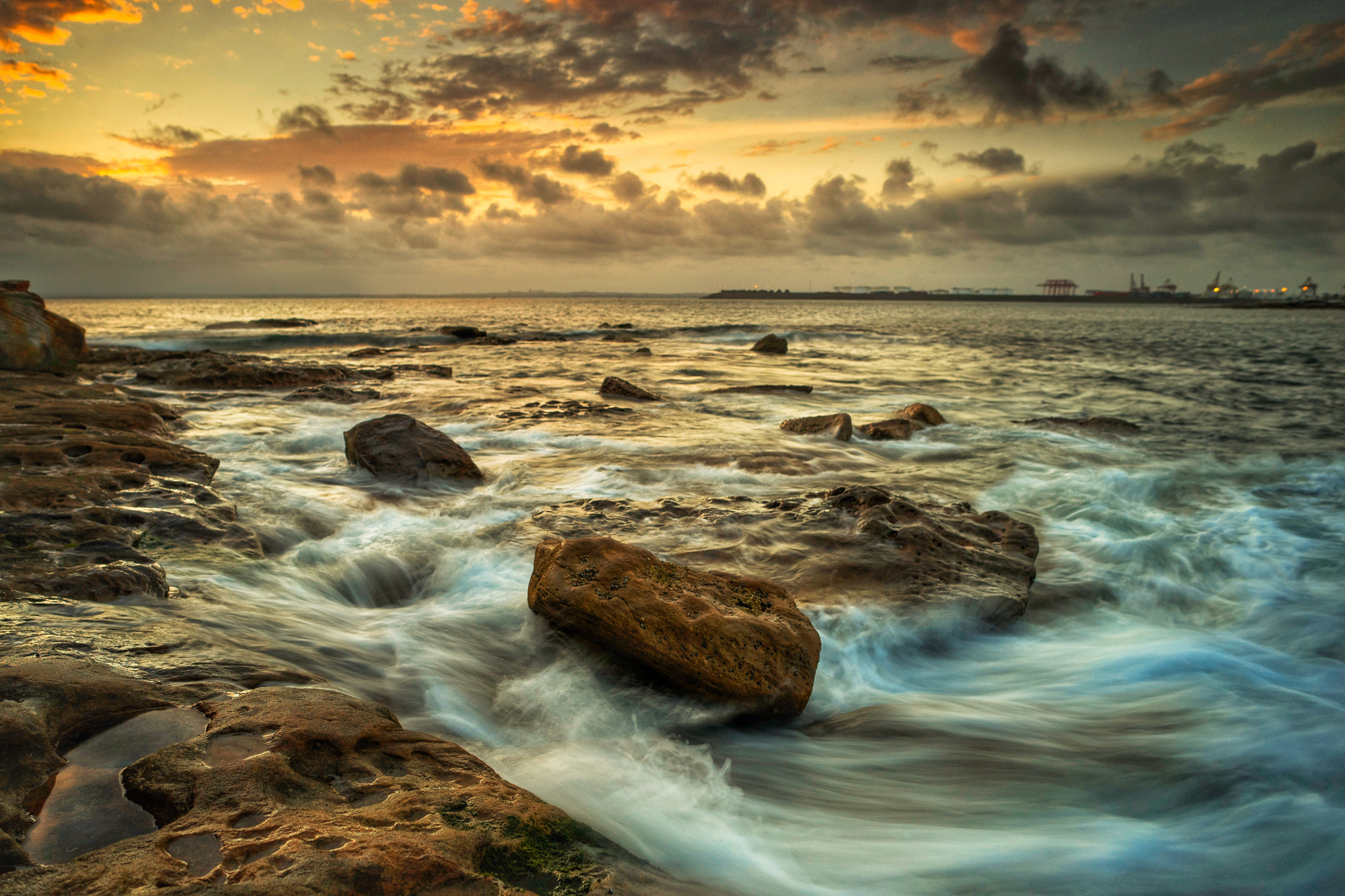 E 21mm F2.8 sample photo. Sunset@la peruse photography