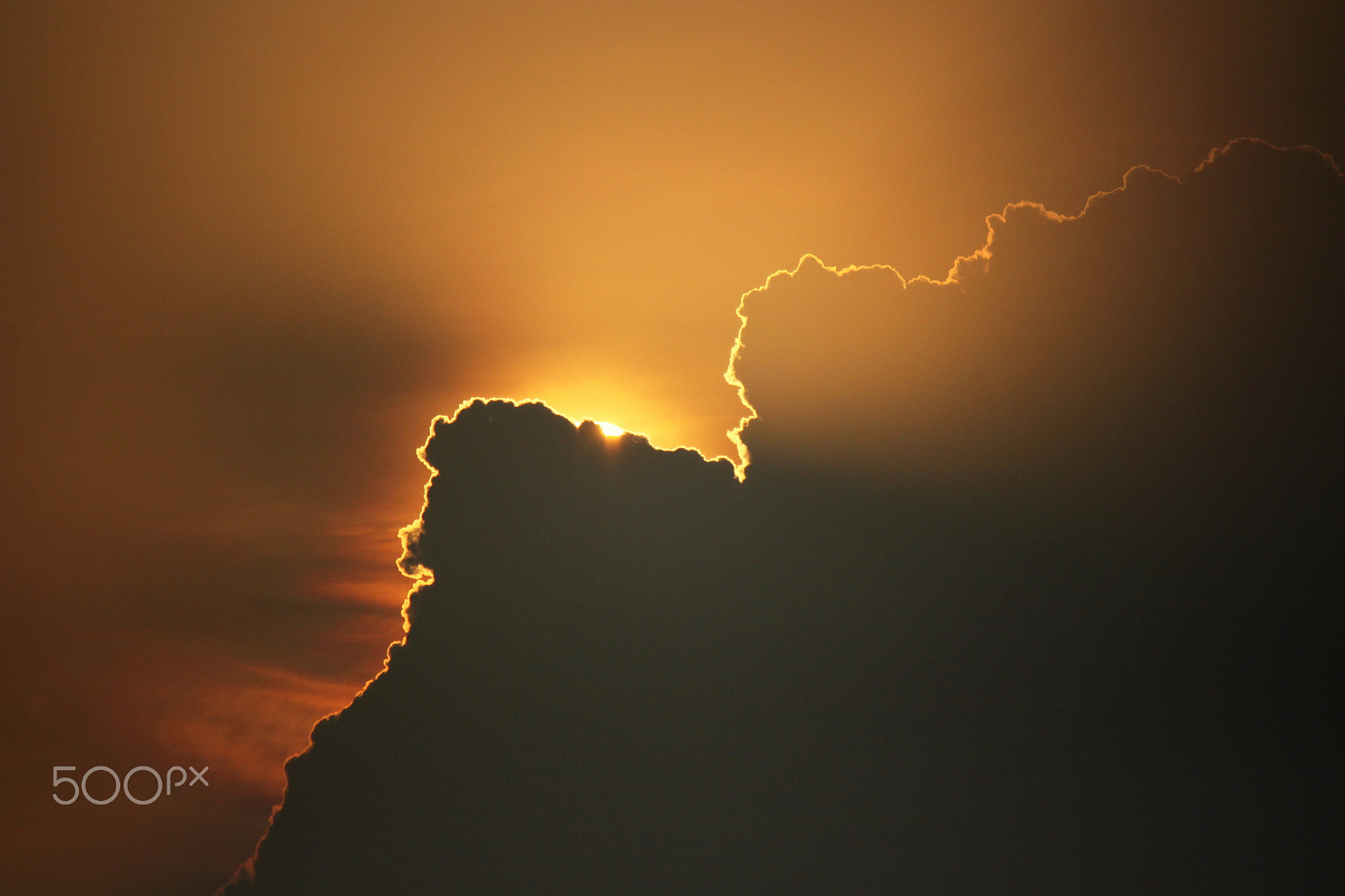 Canon EF-S 55-250mm F4-5.6 IS II sample photo. Sun and the monsoon clouds. photography
