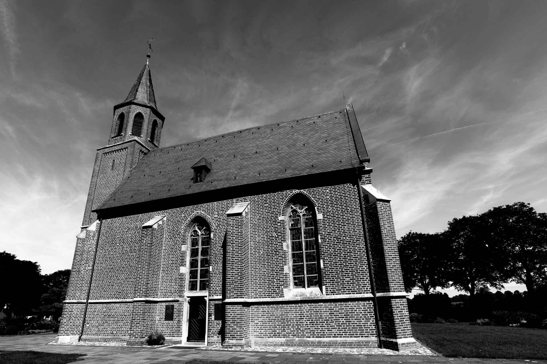 Nikon AF-S Nikkor 18-35mm F3.5-4.5G ED sample photo. Autobahn-kapelle tungerloh photography