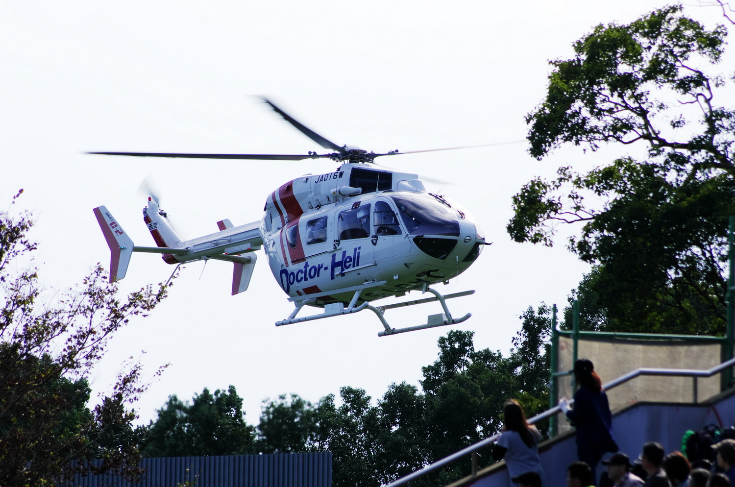smc PENTAX-DA L 55-300mm F4-5.8 ED sample photo. Doctor helicopter photography