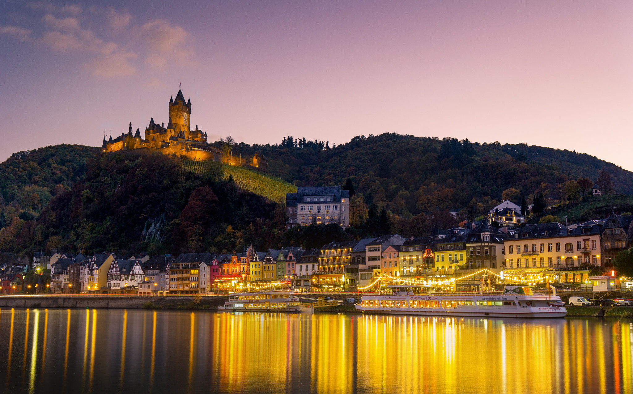 Canon EF 16-35mm F4L IS USM sample photo. Cochem castle photography