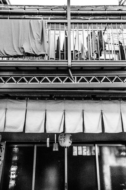 Canon EF 16-35mm F4L IS USM sample photo. A shop curtain photography
