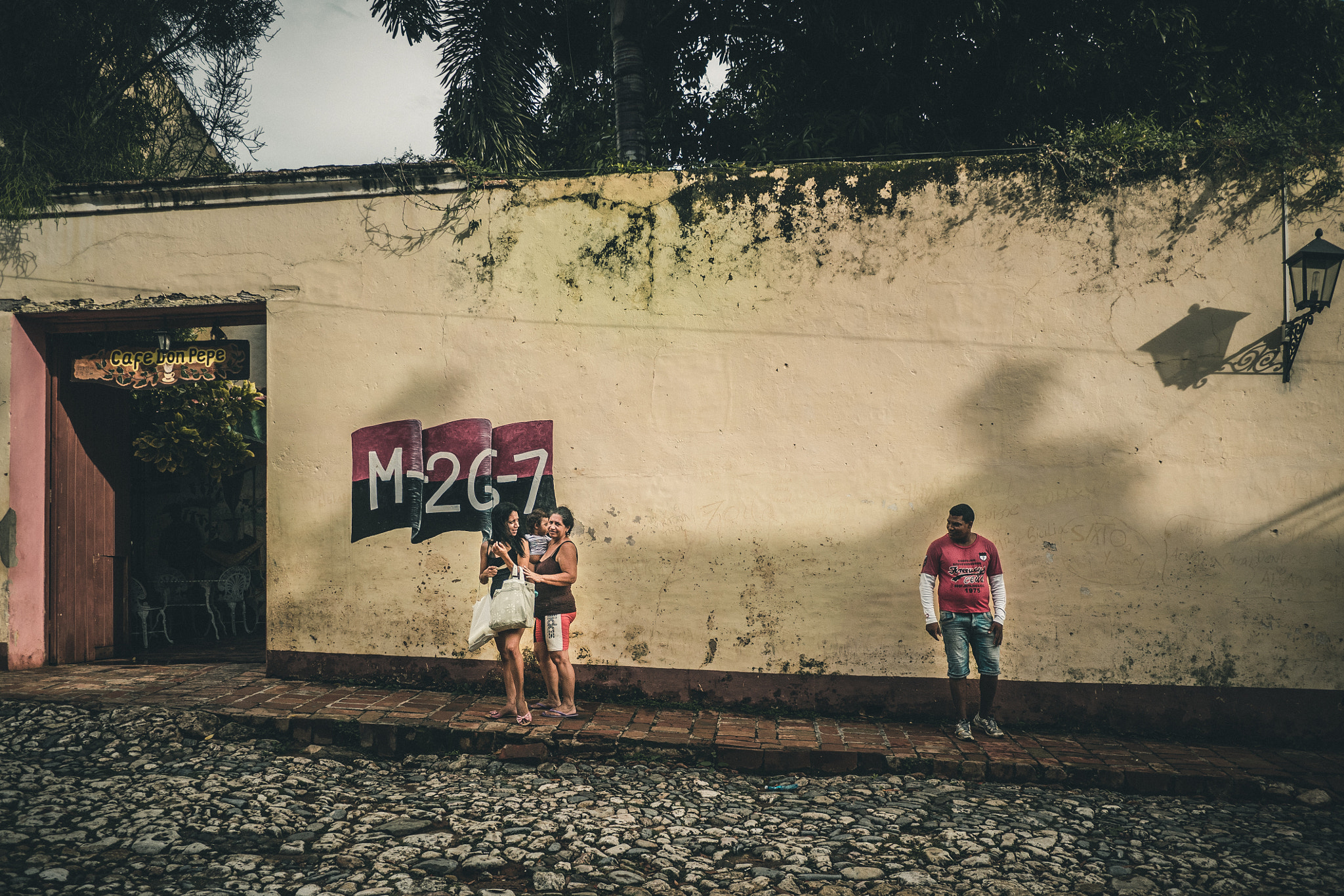Panasonic Lumix DMC-GX85 (Lumix DMC-GX80 / Lumix DMC-GX7 Mark II) + Panasonic Lumix G 14mm F2.5 ASPH sample photo. Cuba series 2. streets of trinidad 12 photography
