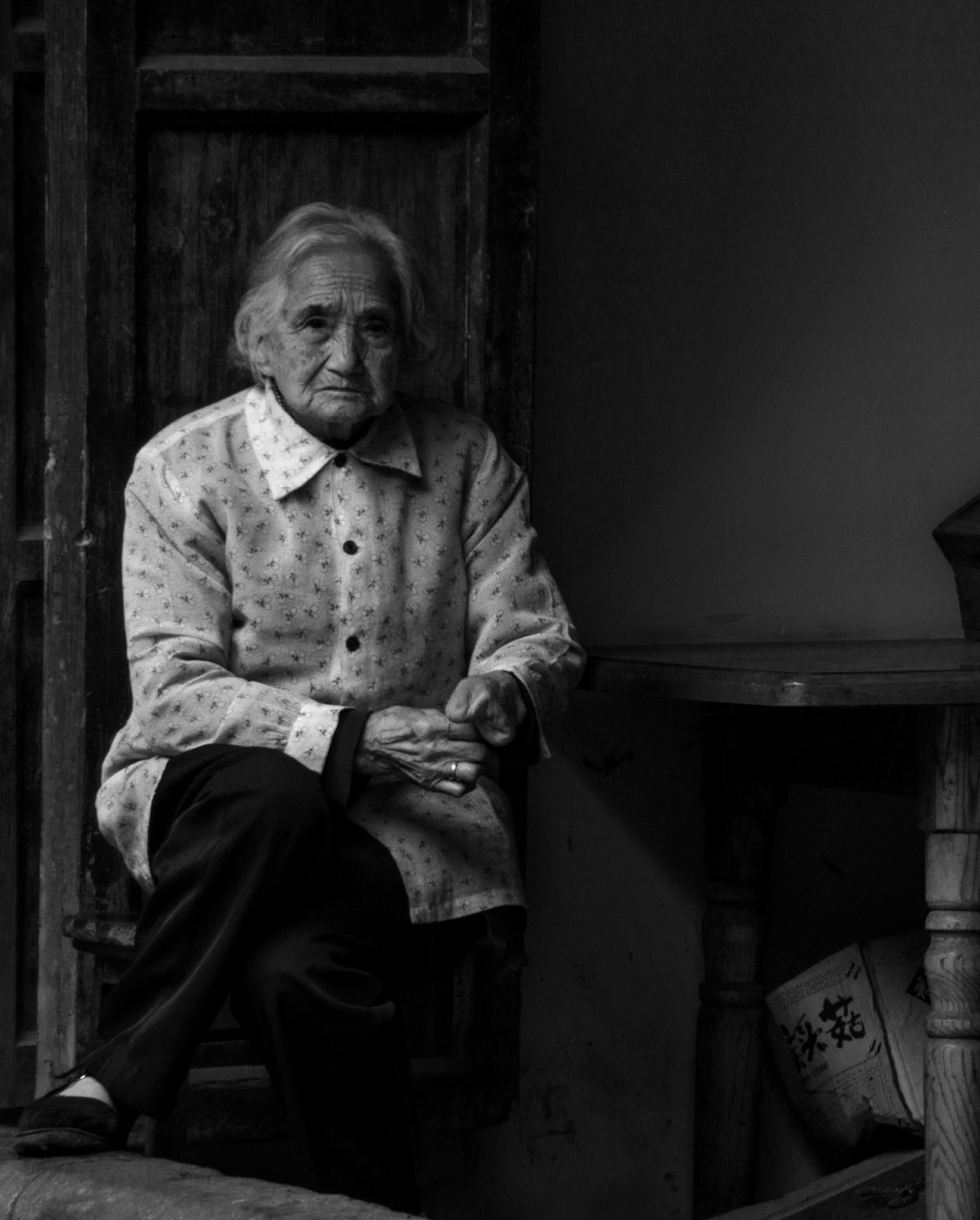 Sony Alpha NEX-7 sample photo. In a old town,i don't know the grandma waiting for…… photography