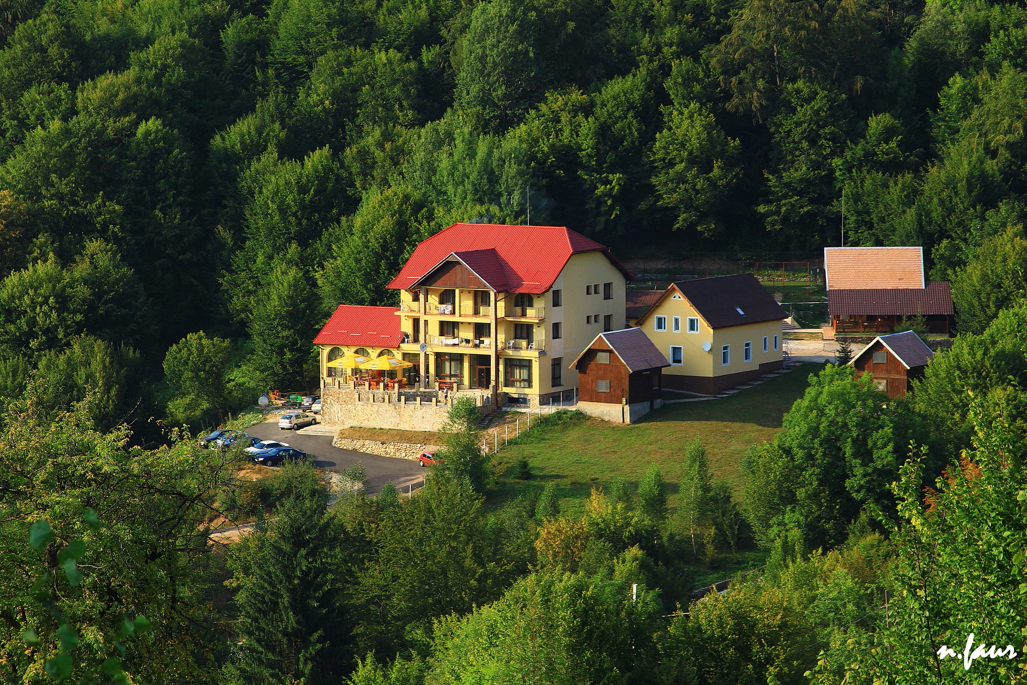 Canon EF 28-135mm F3.5-5.6 IS USM sample photo. Boarding house in apuseni mountains (boga) photography