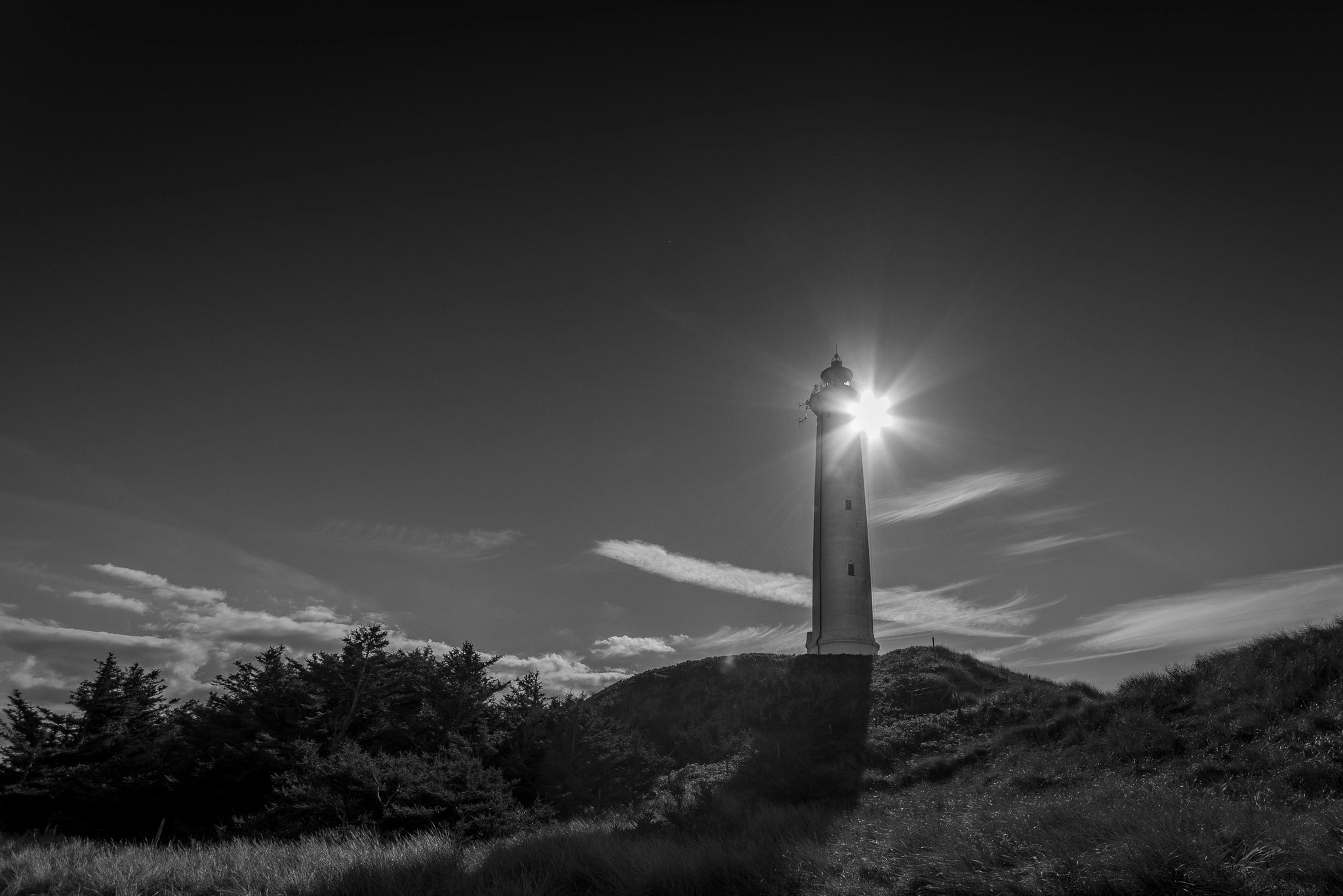 Sigma AF 10-20mm F4-5.6 EX DC sample photo. Lyngvig fyr and also the sun photography