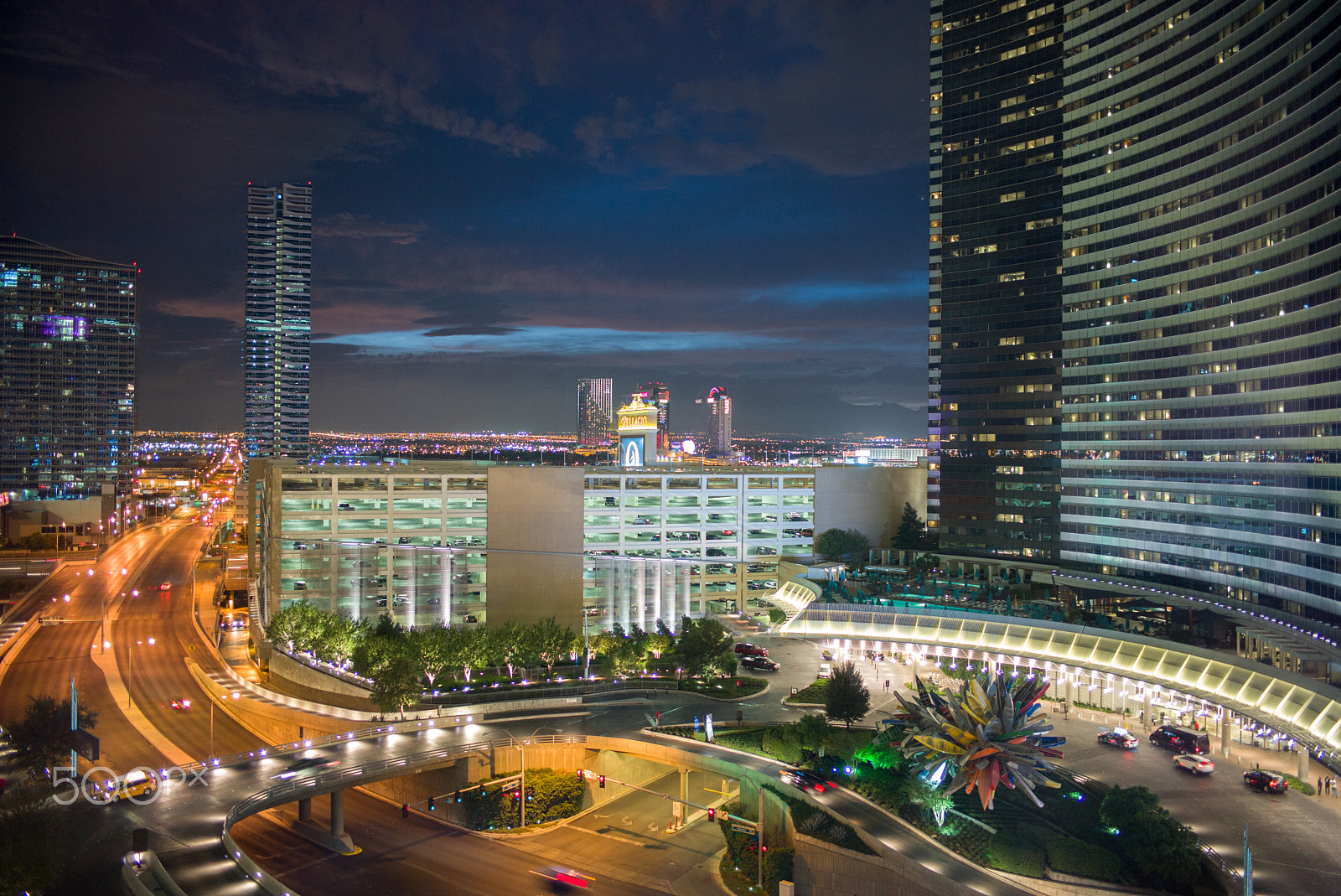 Summilux-M 1:1.4/28 ASPH. sample photo. Twilight behind the strip photography