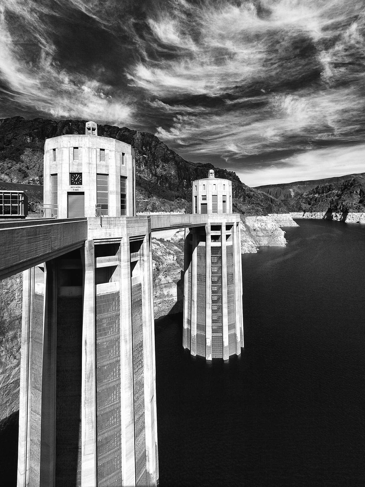 Canon EOS 30D + Canon EF-S 10-22mm F3.5-4.5 USM sample photo. Hover dam photography