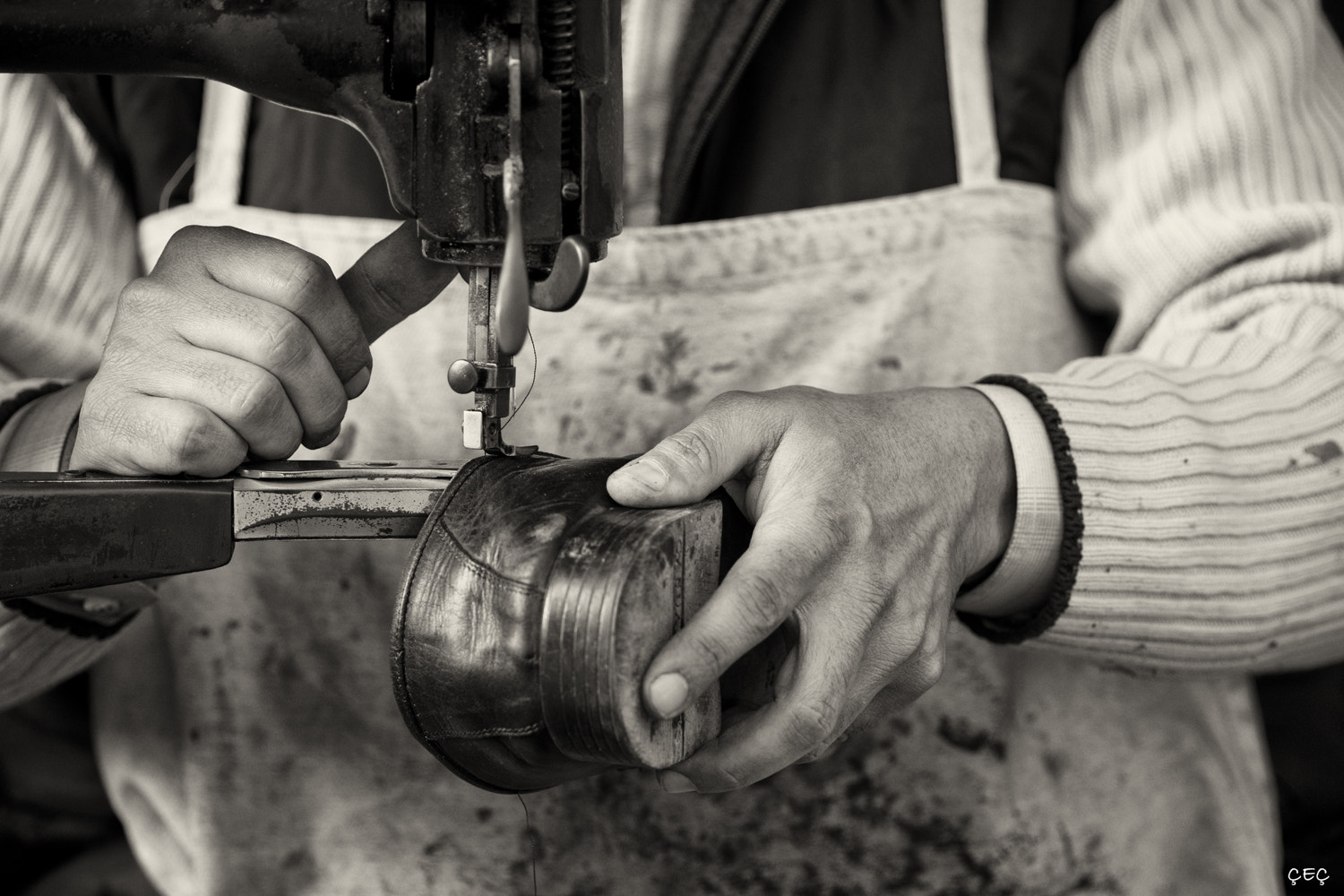 Nikon D800 sample photo. Shoe mender photography