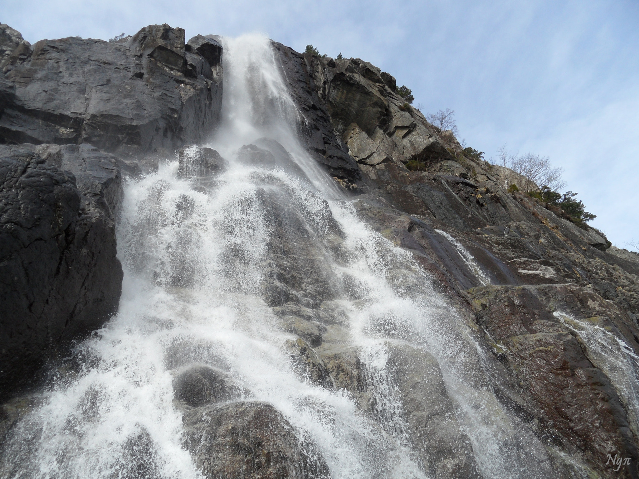 Samsung WB600 / VLUU WB600 /  WB610 sample photo. Lysefjorden waterfall photography