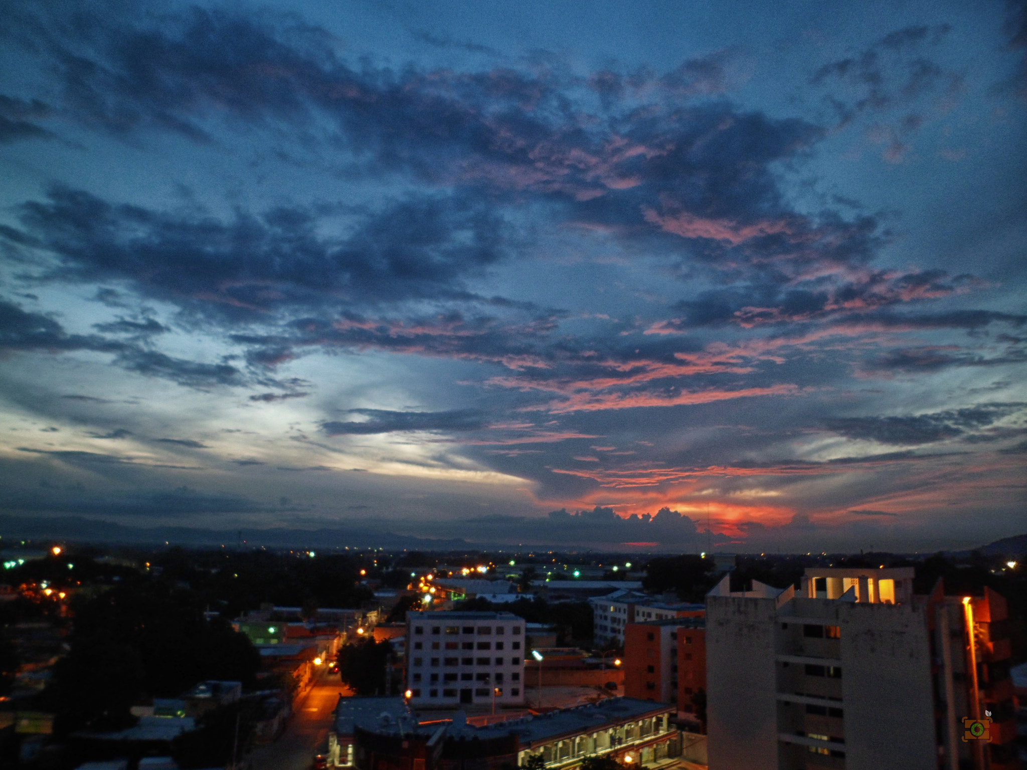 Samsung PL120,PL121 / VLUU PL120,PL121 sample photo. Cielo magico photography