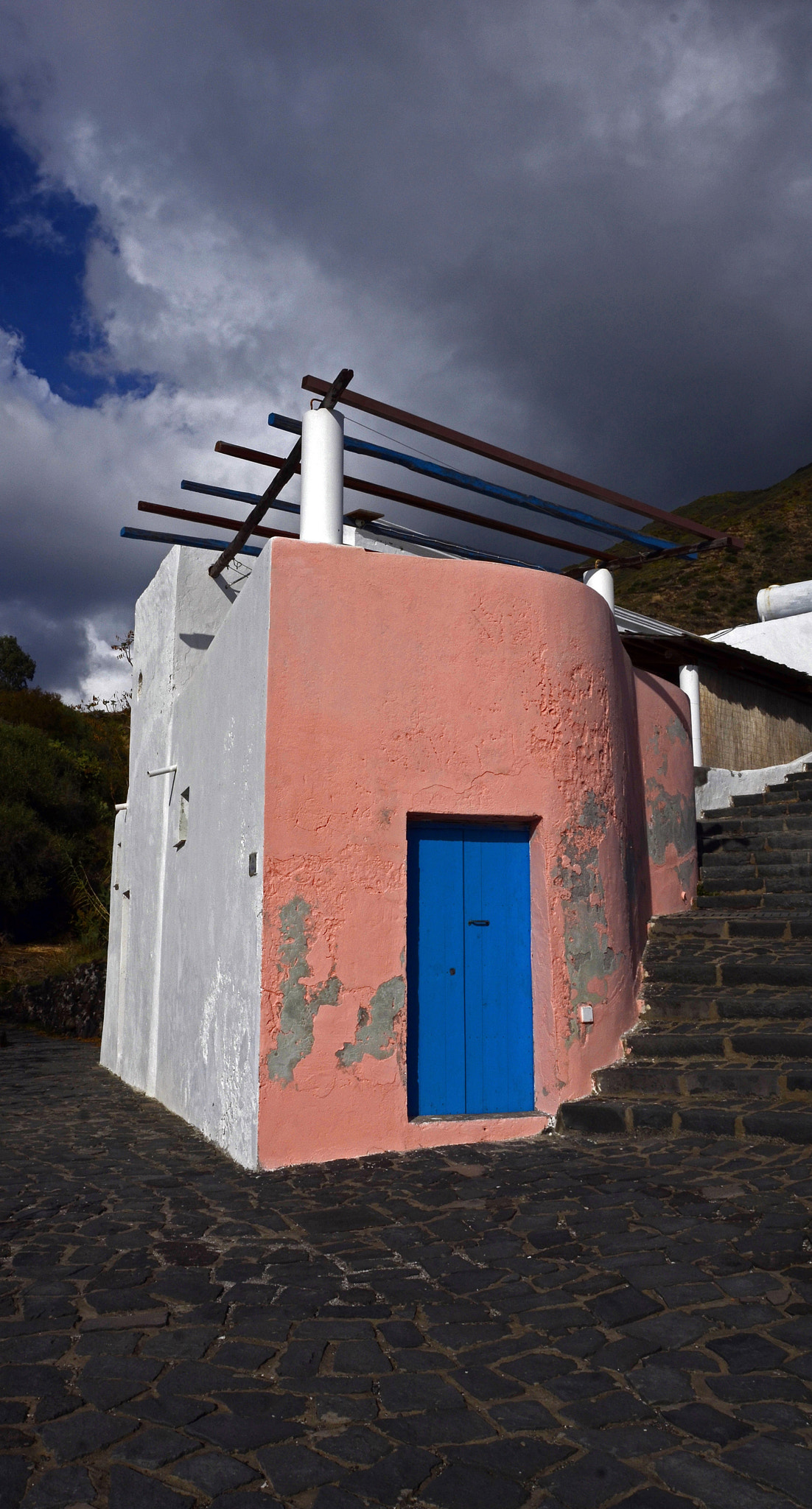 Nikon D7000 + AF Zoom-Nikkor 80-200mm f/4.5-5.6D sample photo. Italian soul - houses in stromboli photography