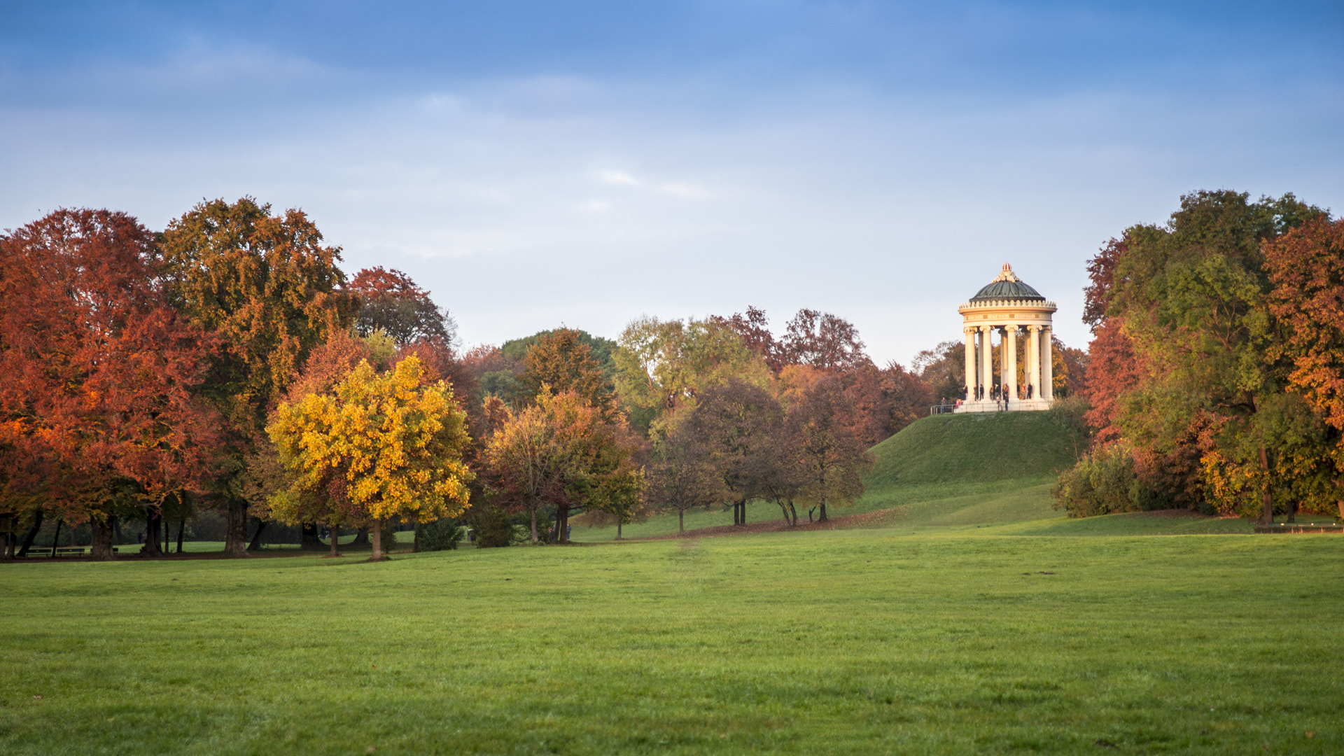 Pentax K-30 sample photo. Autumn temple in a park photography