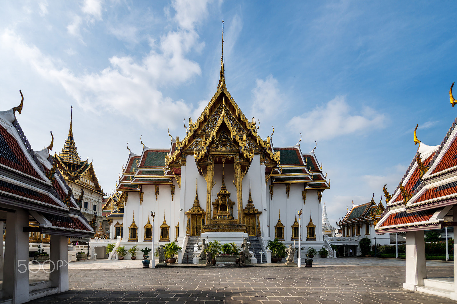 Nikon D800 sample photo. Dusit maha prasat throne hall in grand palace at bangkok photography